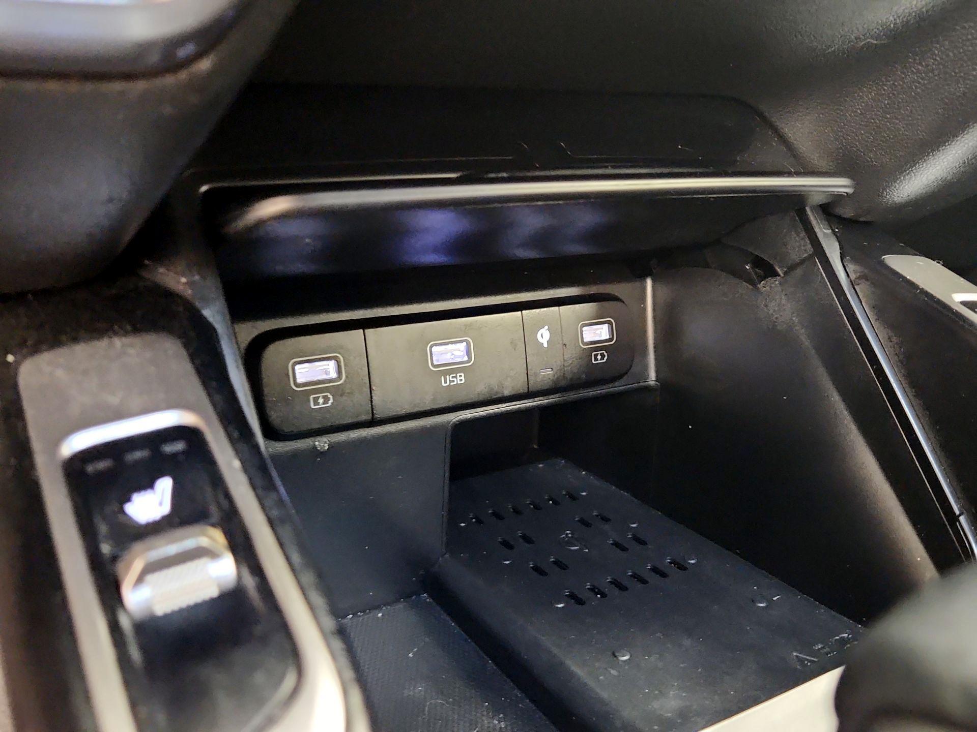 Thumbnail: 2023 Kia Sorento - 19