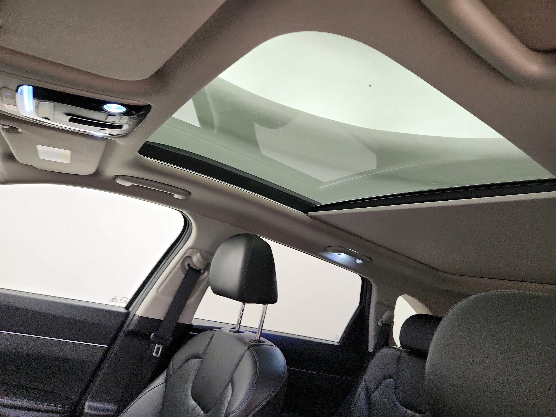 Thumbnail: 2023 Kia Sorento - 20