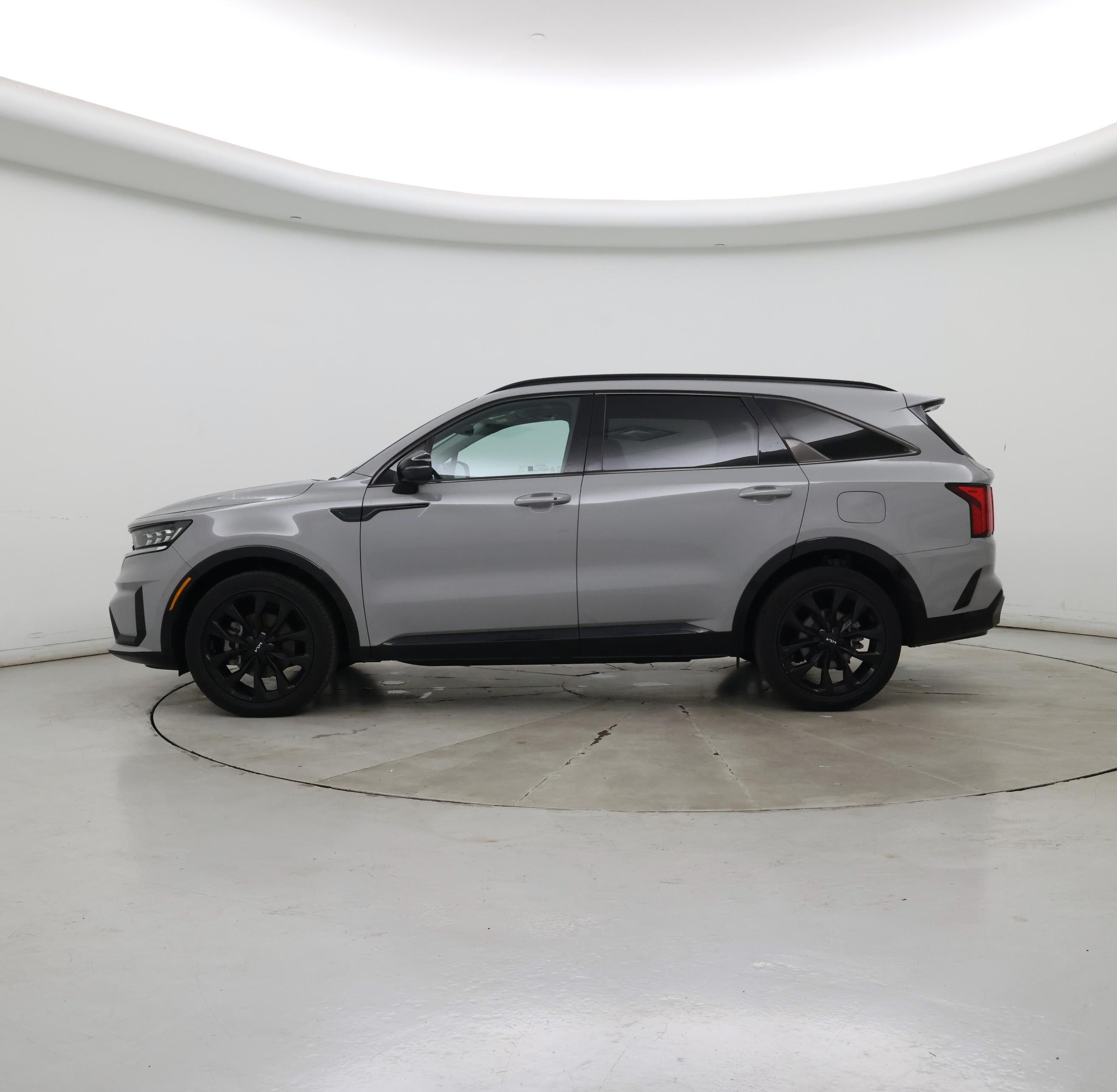 Thumbnail: 2023 Kia Sorento - 3