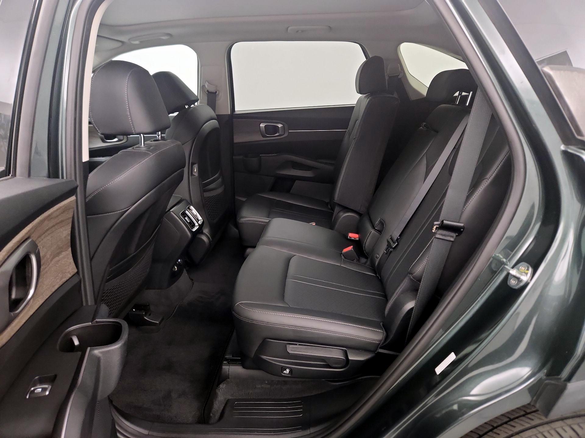 Thumbnail: 2023 Kia Sorento - 19