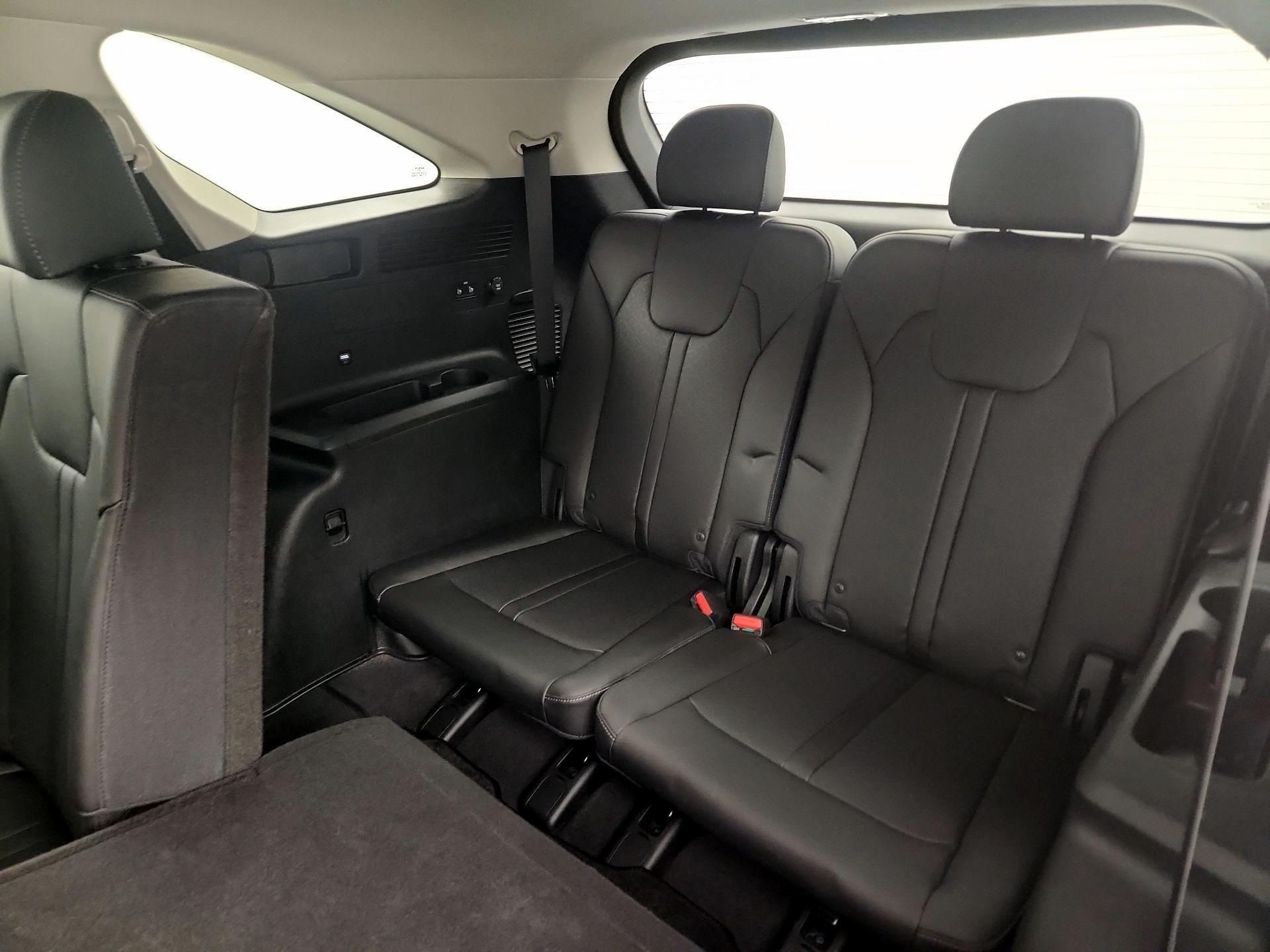 Thumbnail: 2023 Kia Sorento - 20