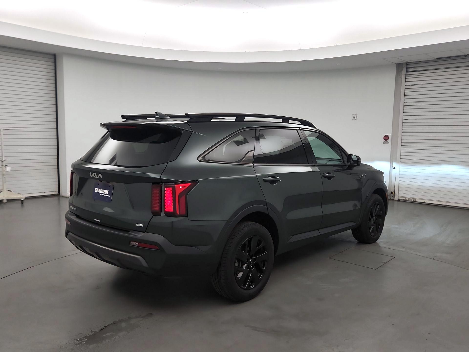 Thumbnail: 2023 Kia Sorento - 5