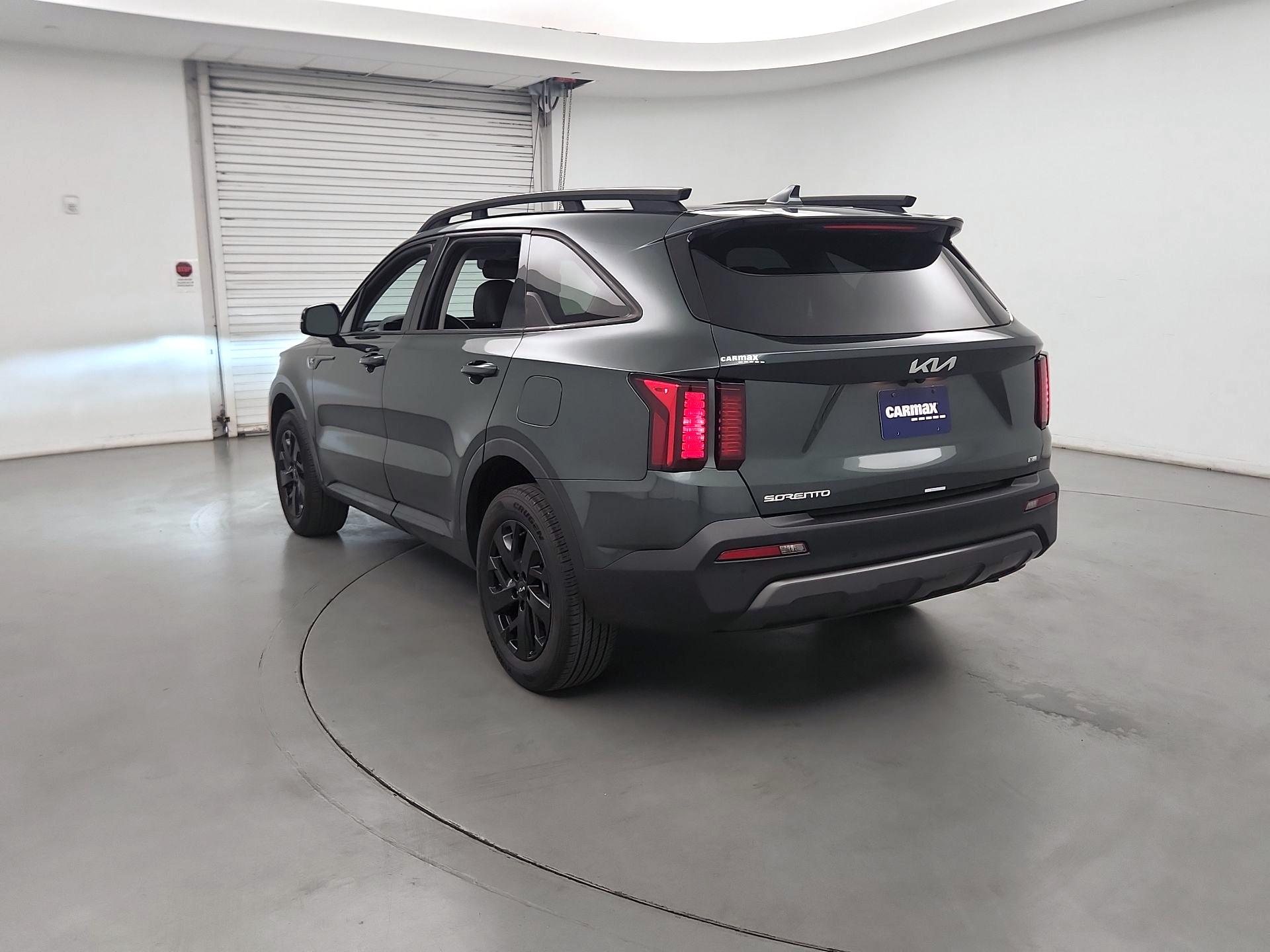 Thumbnail: 2023 Kia Sorento - 7