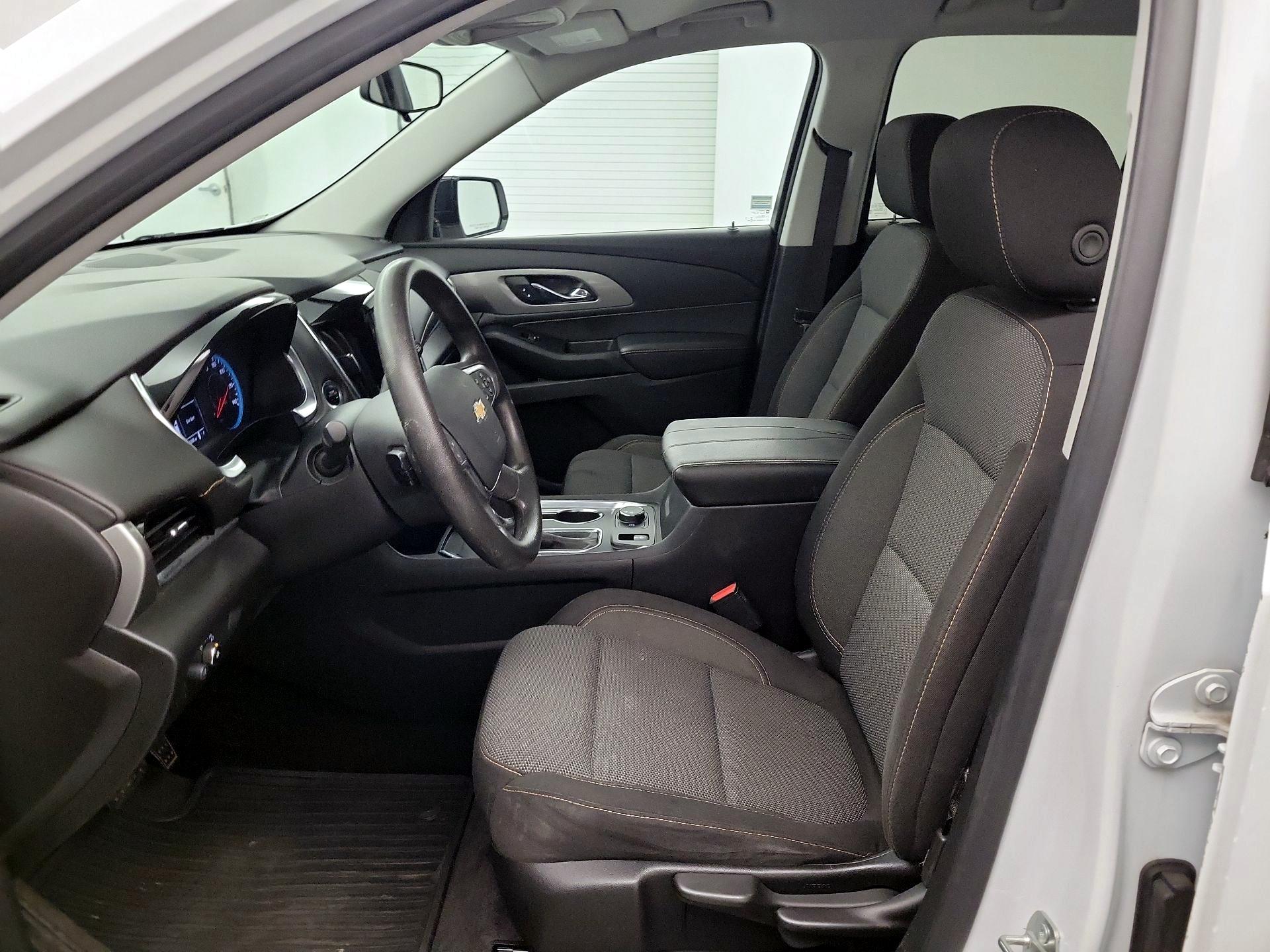 Thumbnail: 2020 Chevrolet Traverse - 9