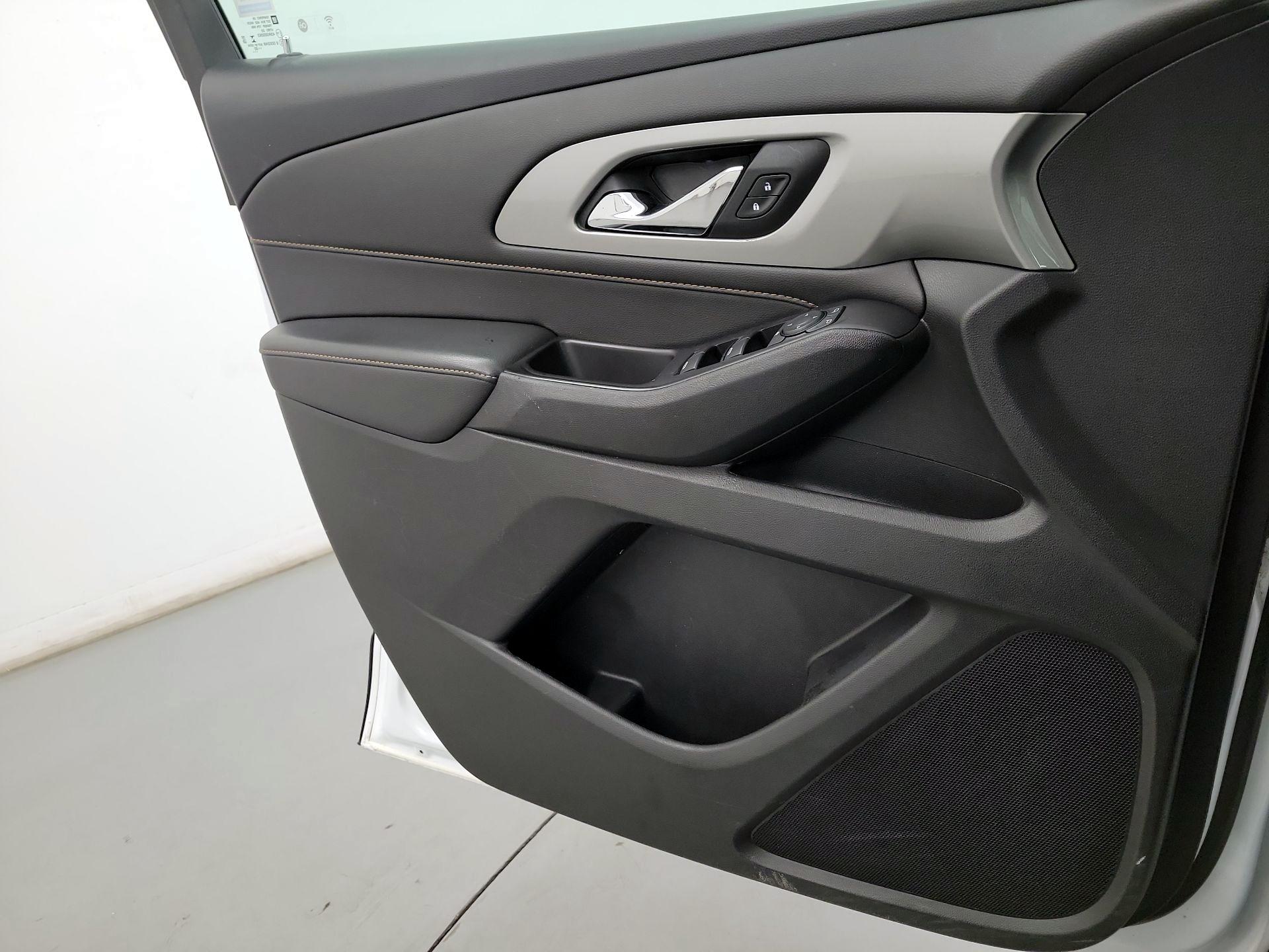 Thumbnail: 2020 Chevrolet Traverse - 10