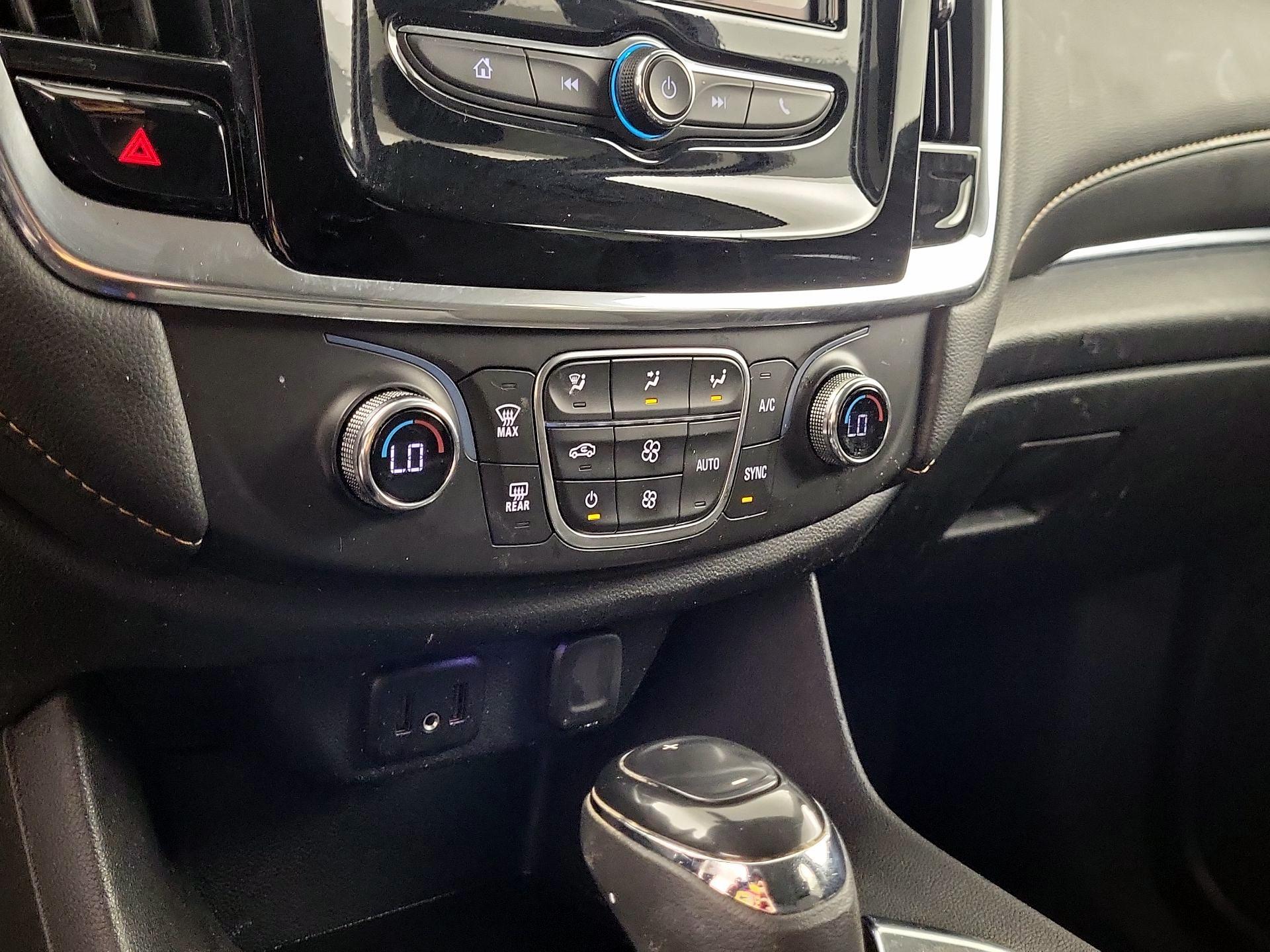 Thumbnail: 2020 Chevrolet Traverse - 14