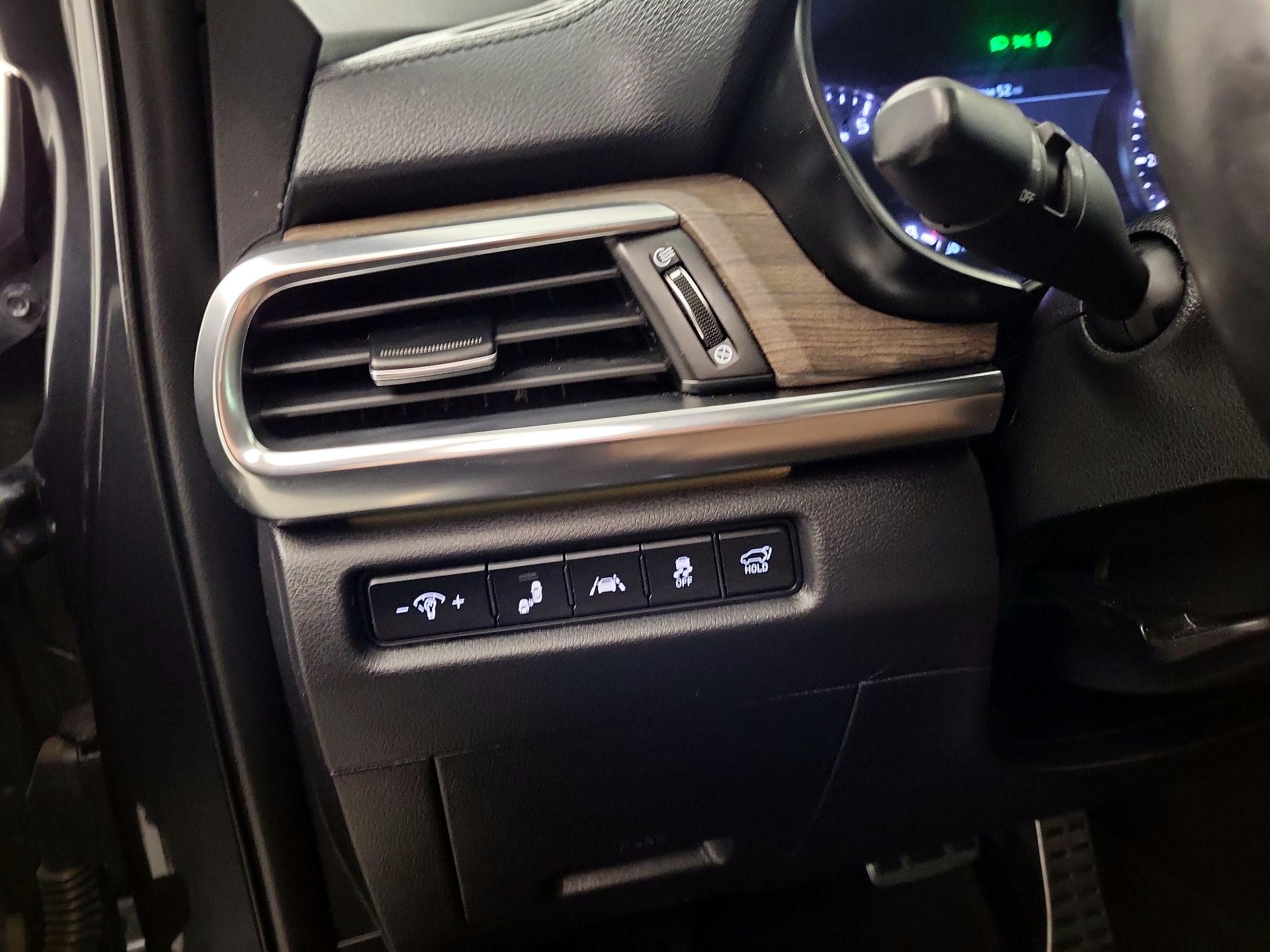 Thumbnail: 2022 Kia Telluride - 11