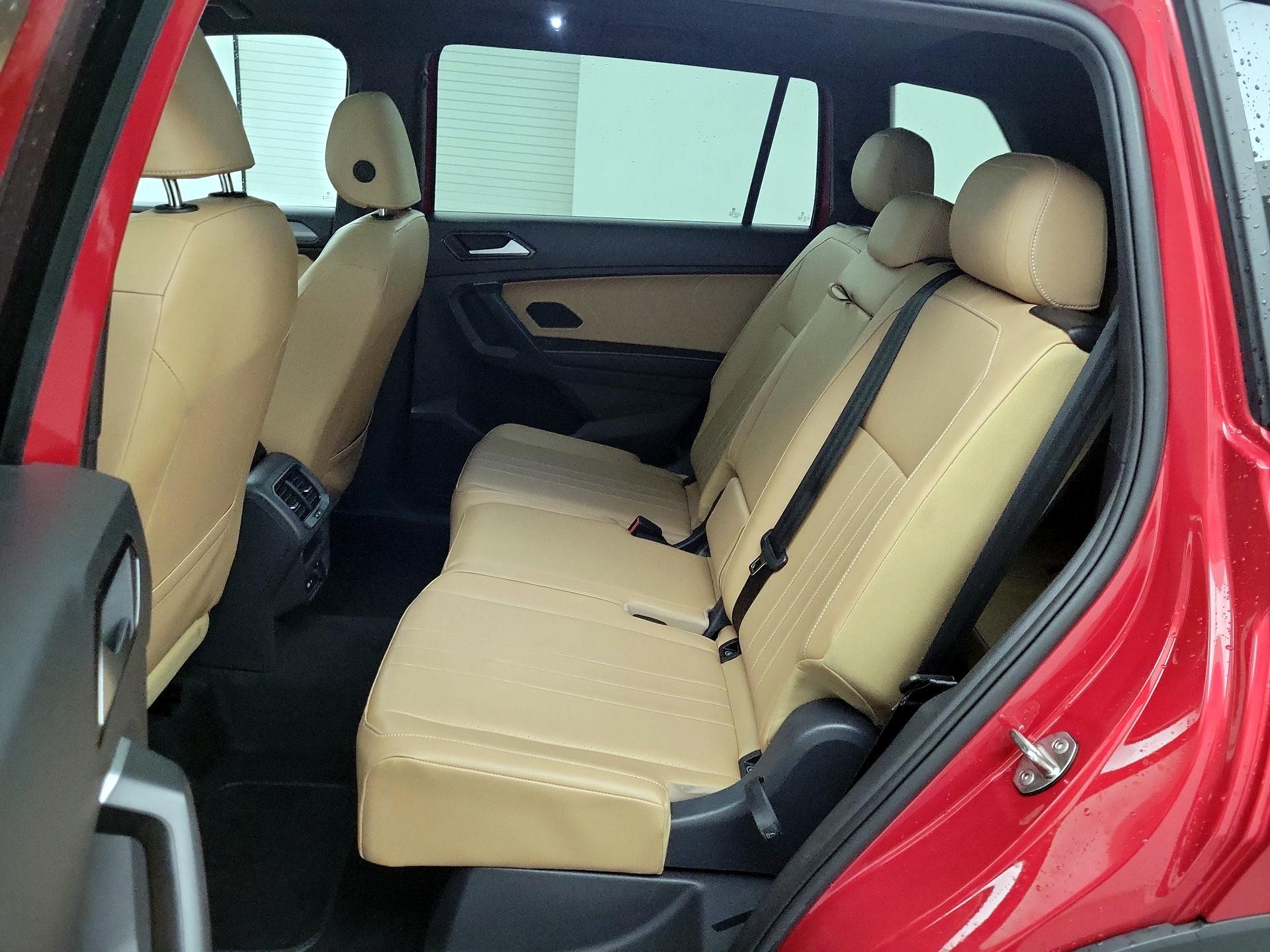 Thumbnail: 2024 Volkswagen Tiguan - 18