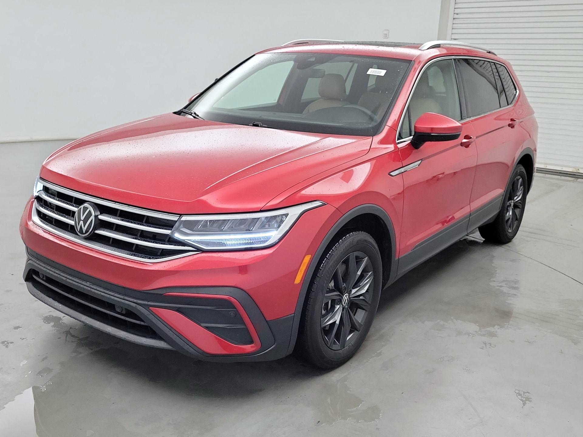 Thumbnail: 2024 Volkswagen Tiguan - 3