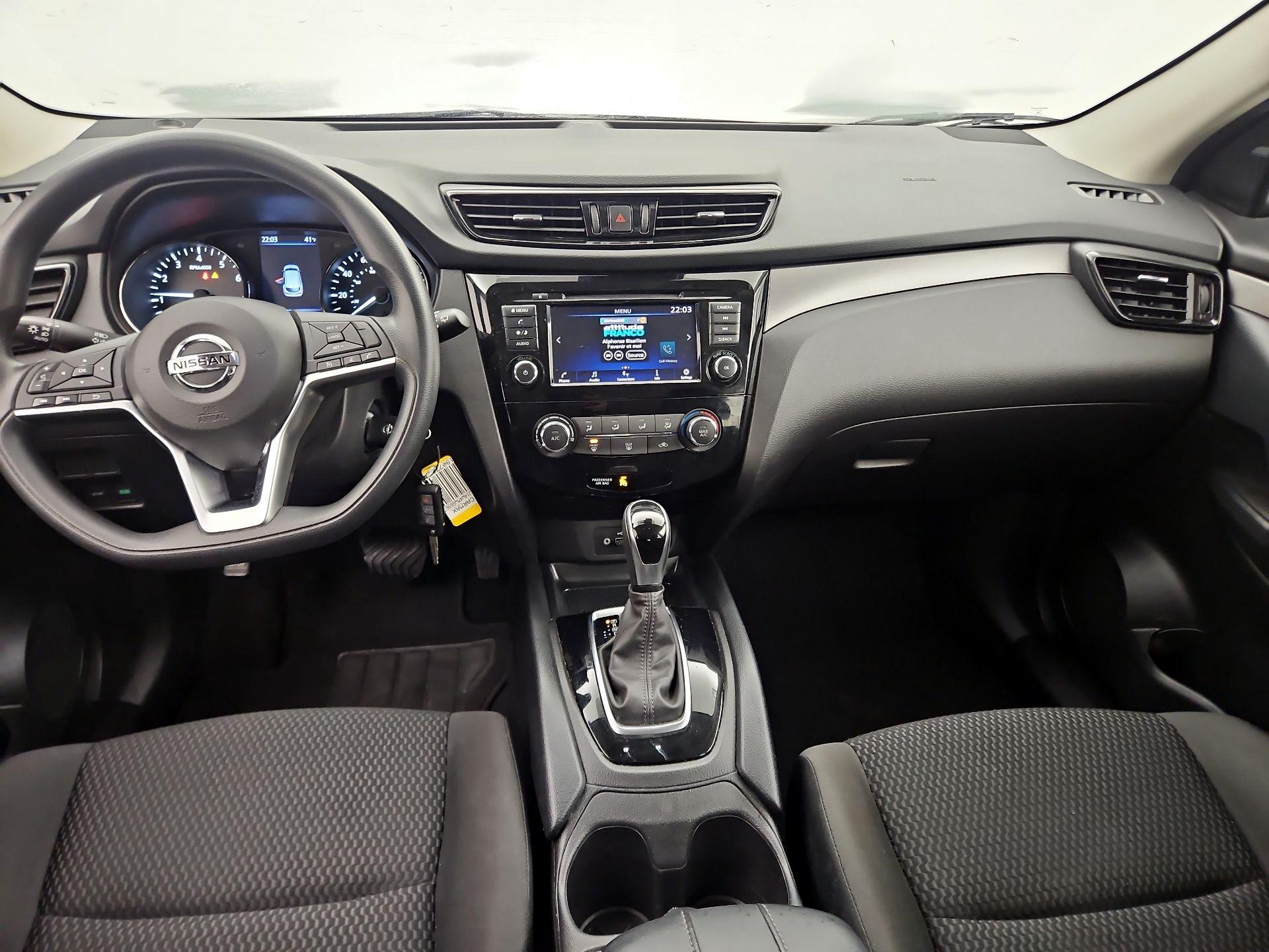 Thumbnail: 2021 Nissan Rogue Sport - 9