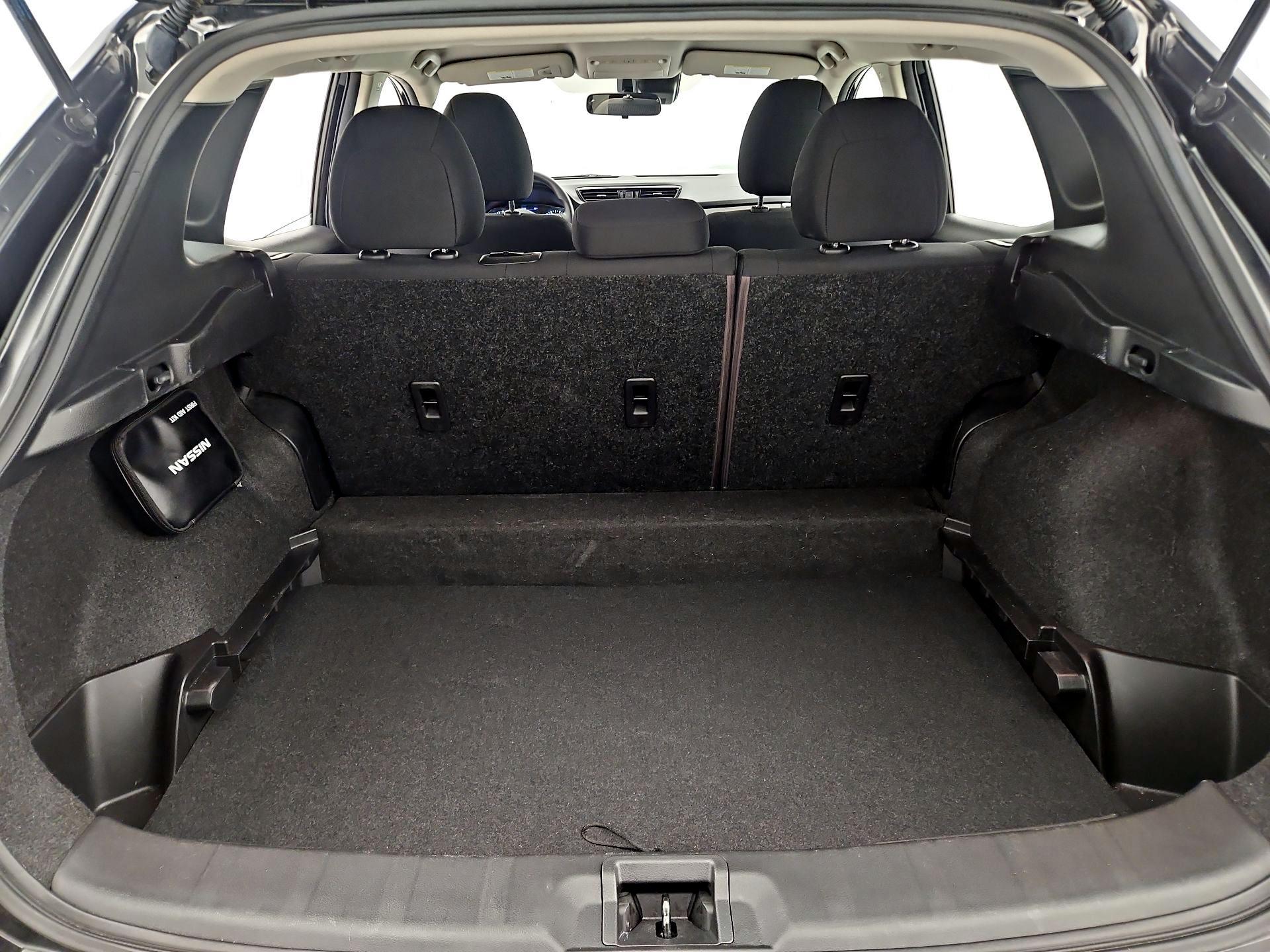 Thumbnail: 2021 Nissan Rogue Sport - 20