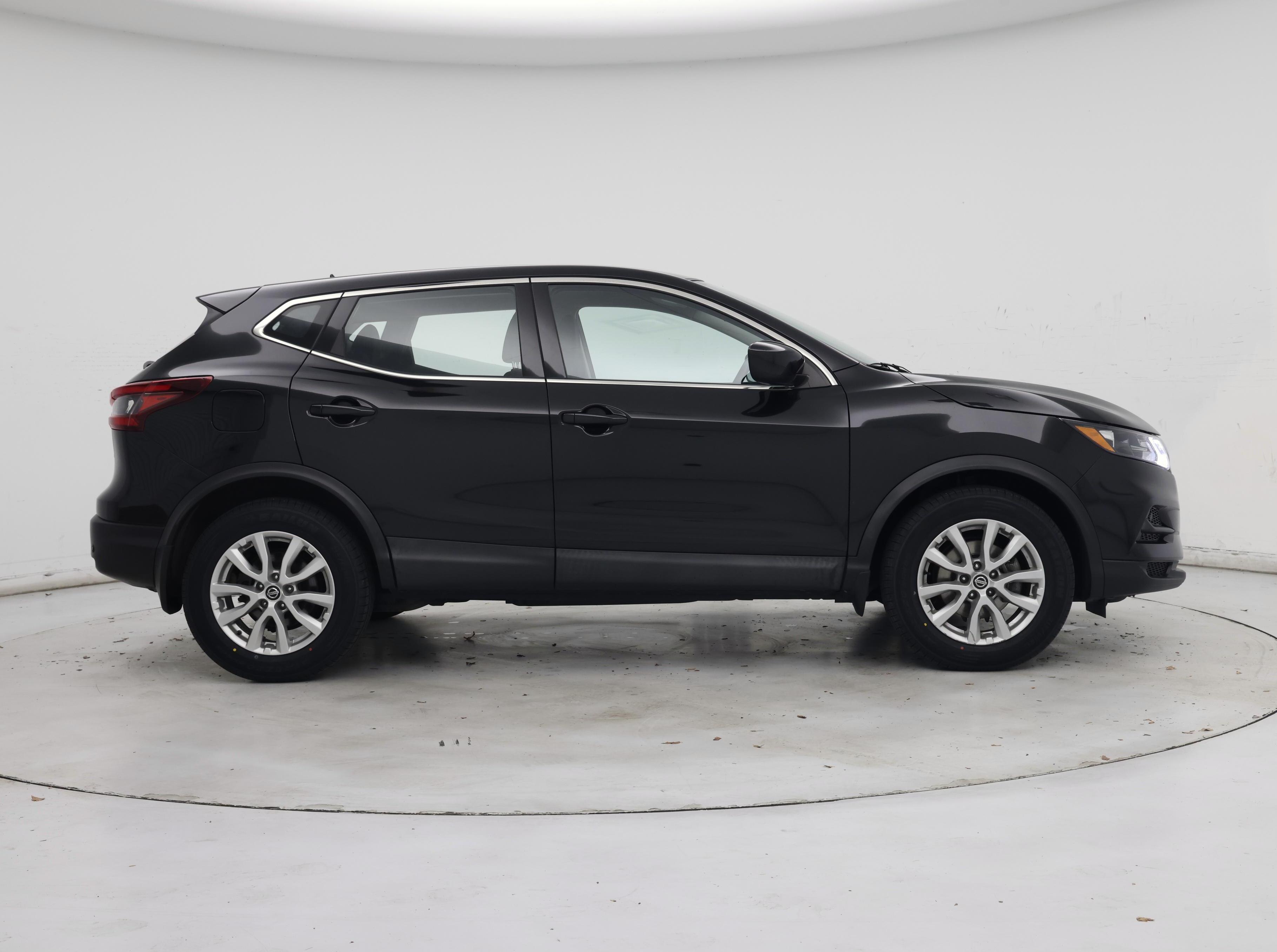 Thumbnail: 2021 Nissan Rogue Sport - 7