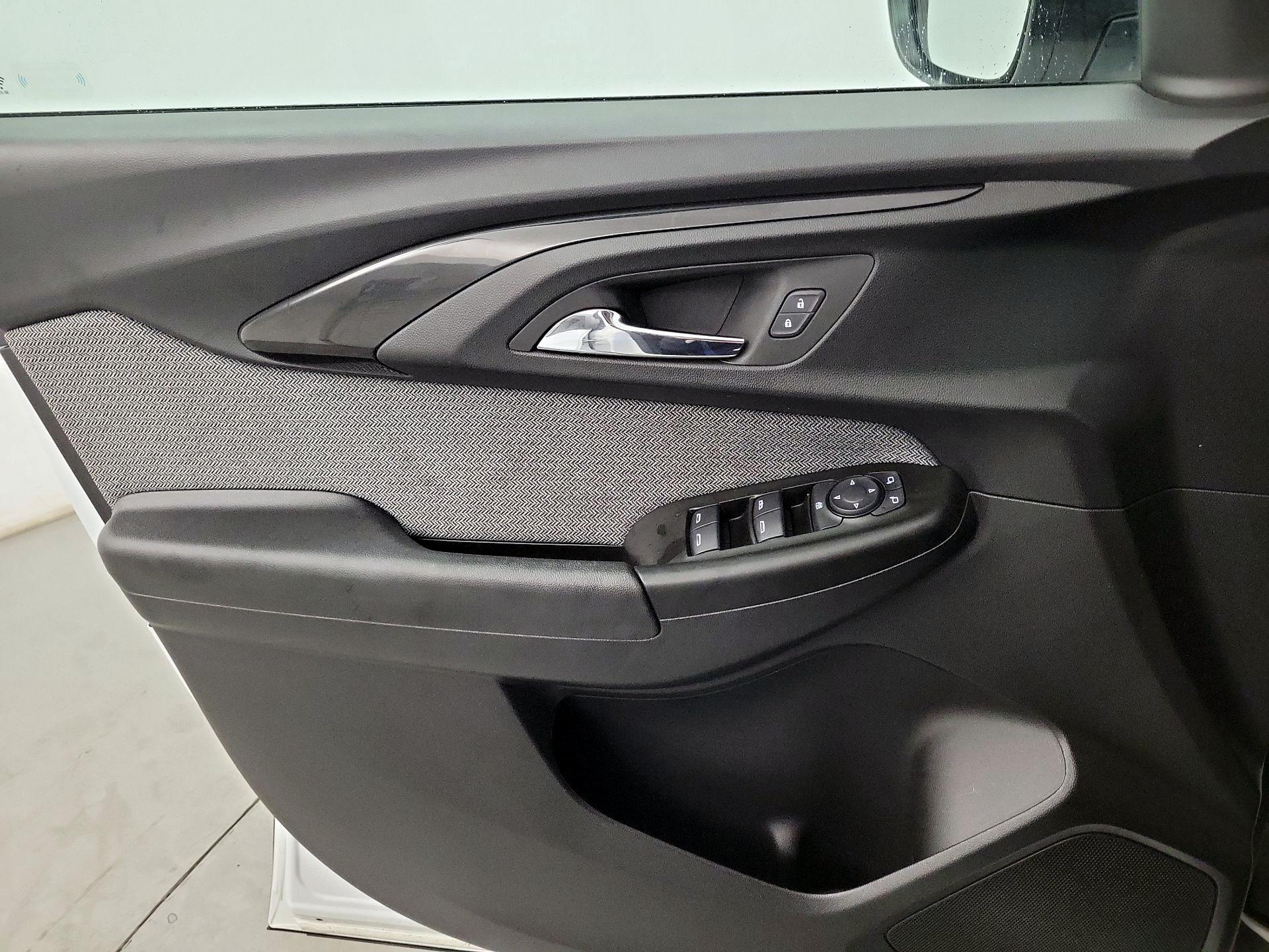 Thumbnail: 2023 Chevrolet TrailBlazer - 10