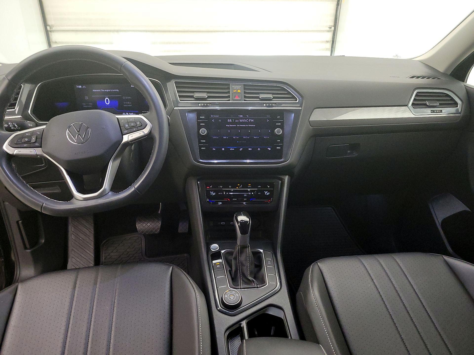 Thumbnail: 2022 Volkswagen Tiguan - 9