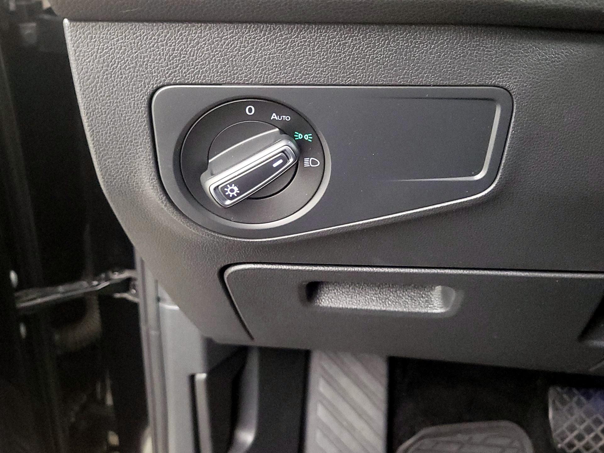 Thumbnail: 2022 Volkswagen Tiguan - 13