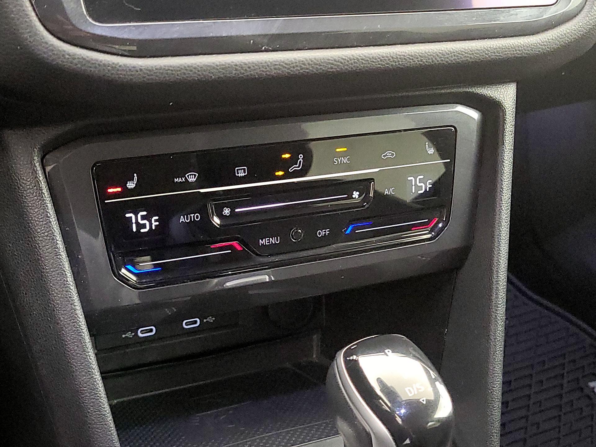 Thumbnail: 2022 Volkswagen Tiguan - 16