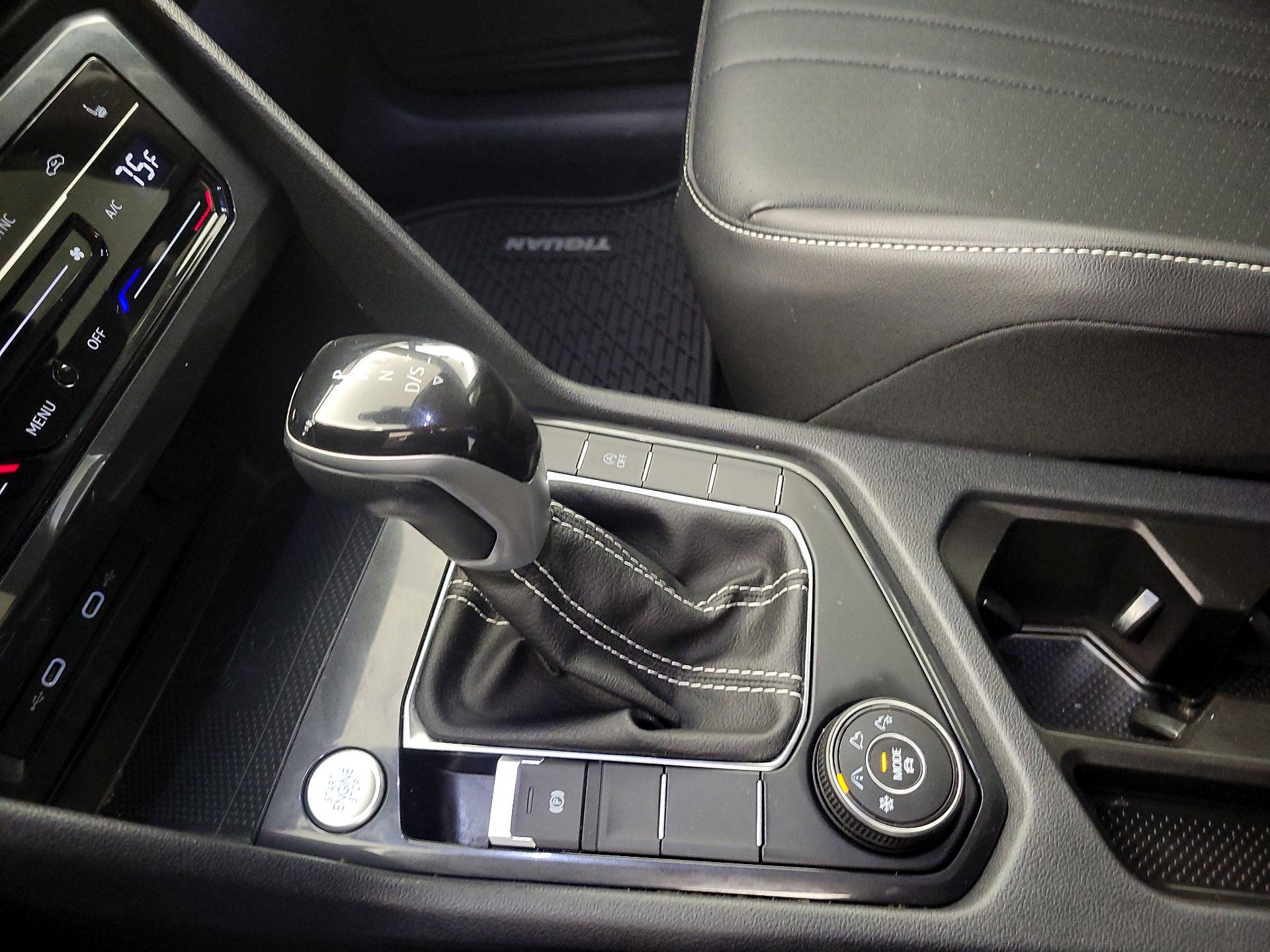 Thumbnail: 2022 Volkswagen Tiguan - 17