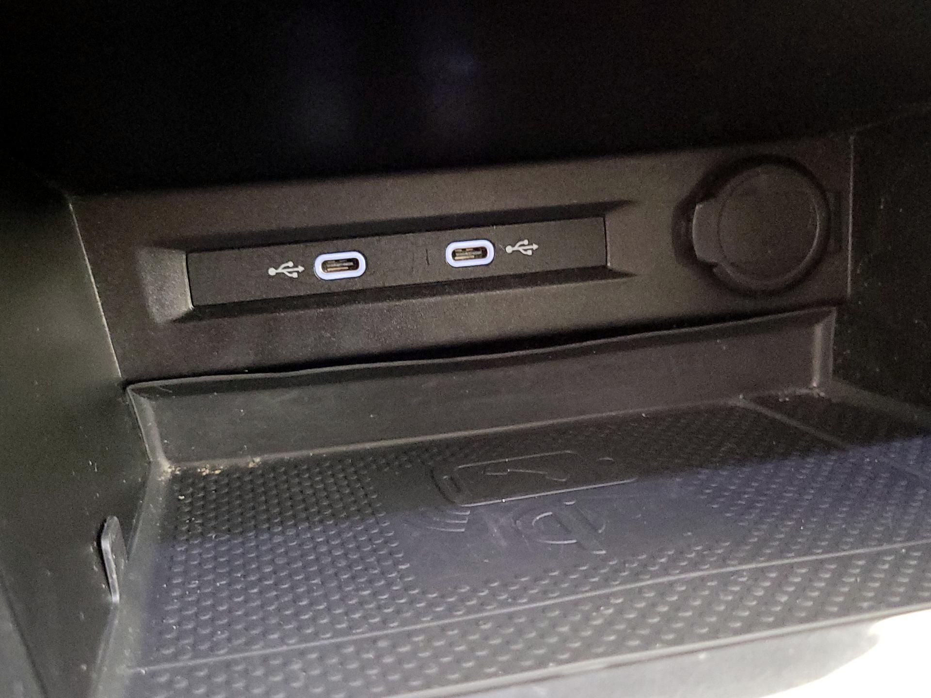 Thumbnail: 2022 Volkswagen Tiguan - 18