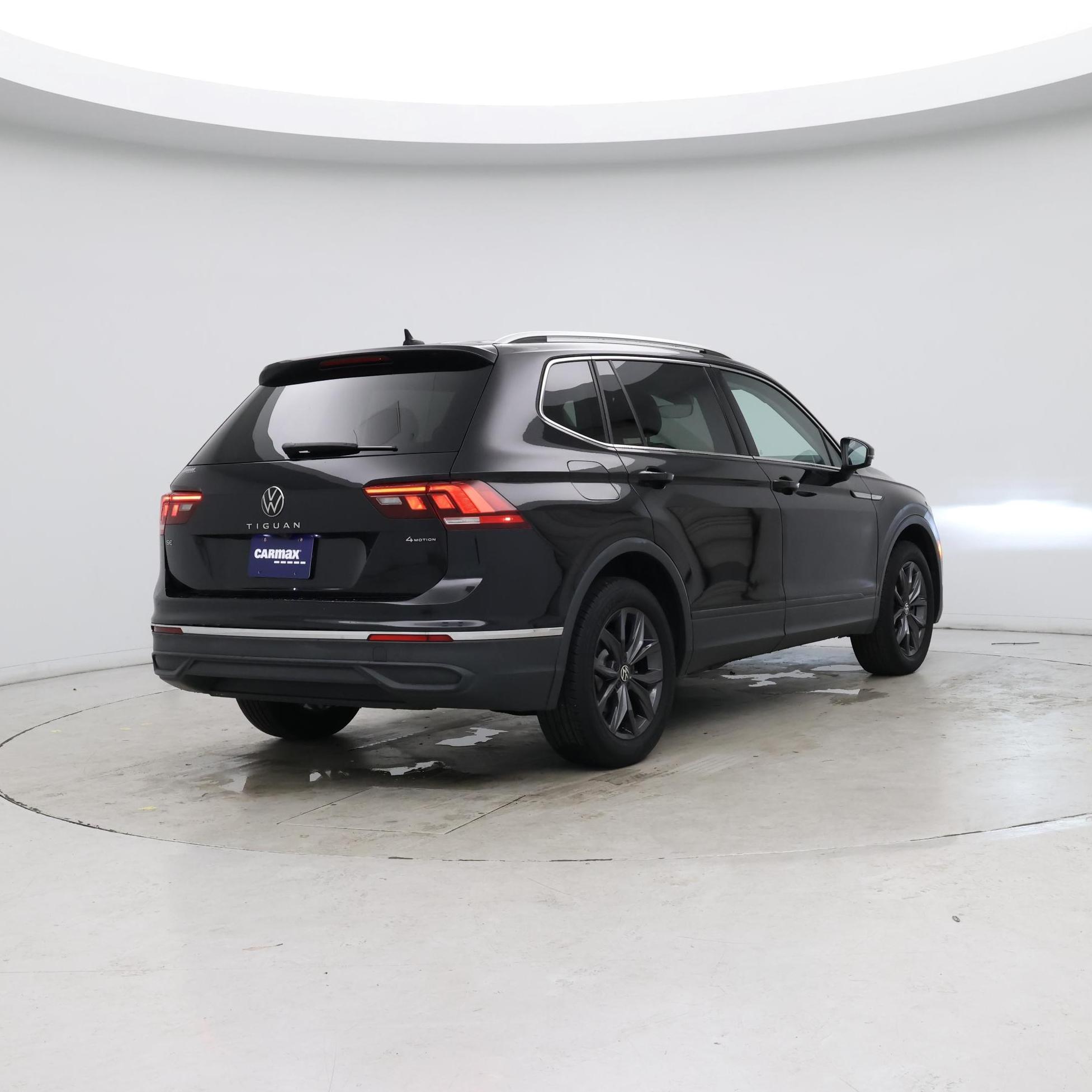 Thumbnail: 2022 Volkswagen Tiguan - 8