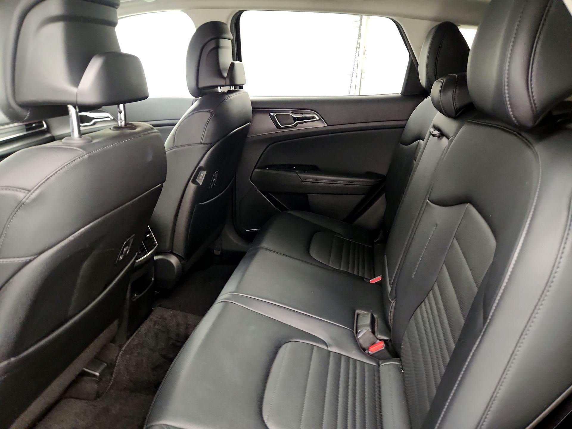 Thumbnail: 2023 Kia Sportage - 16