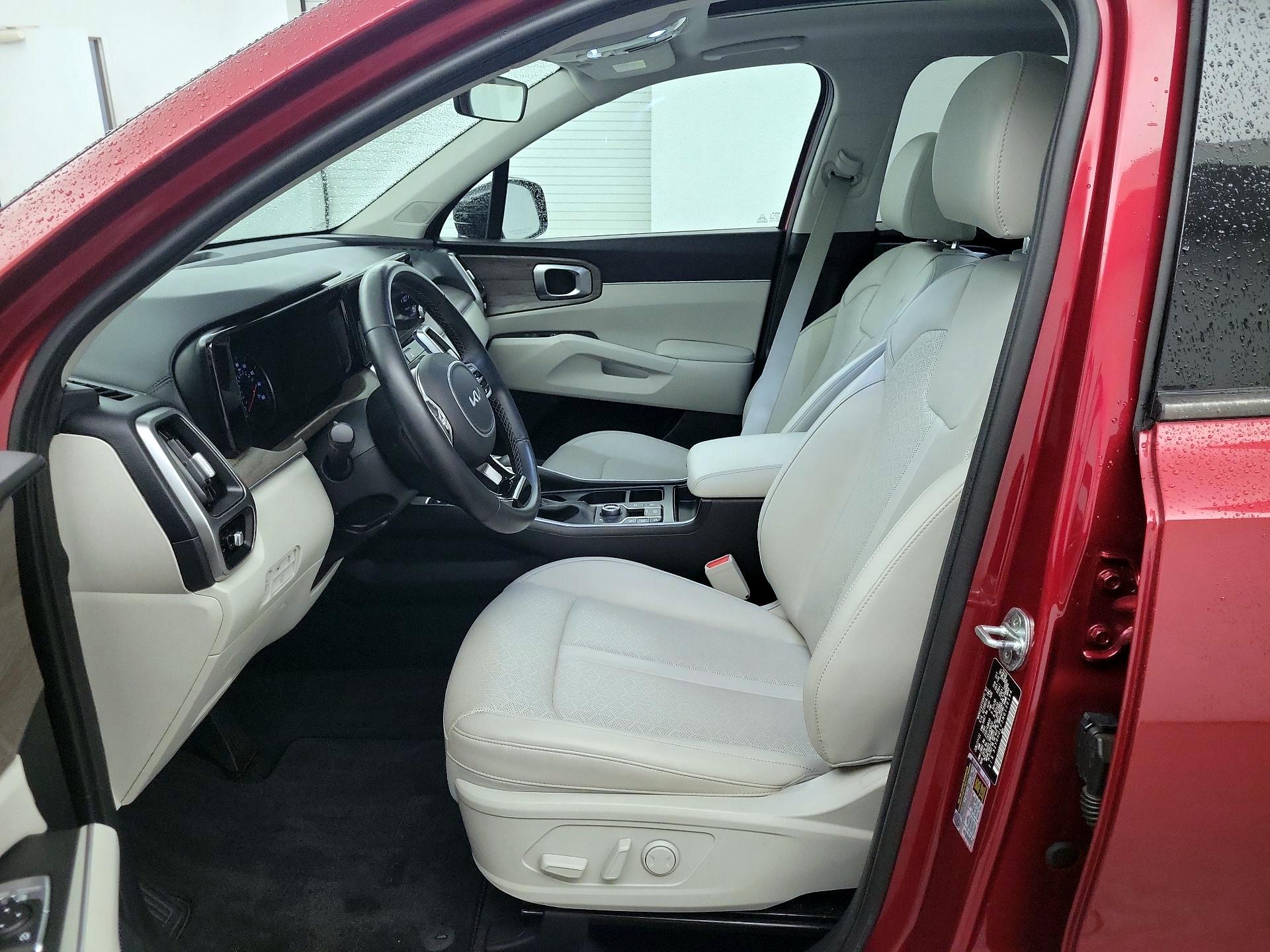 Thumbnail: 2022 Kia Sorento - 9