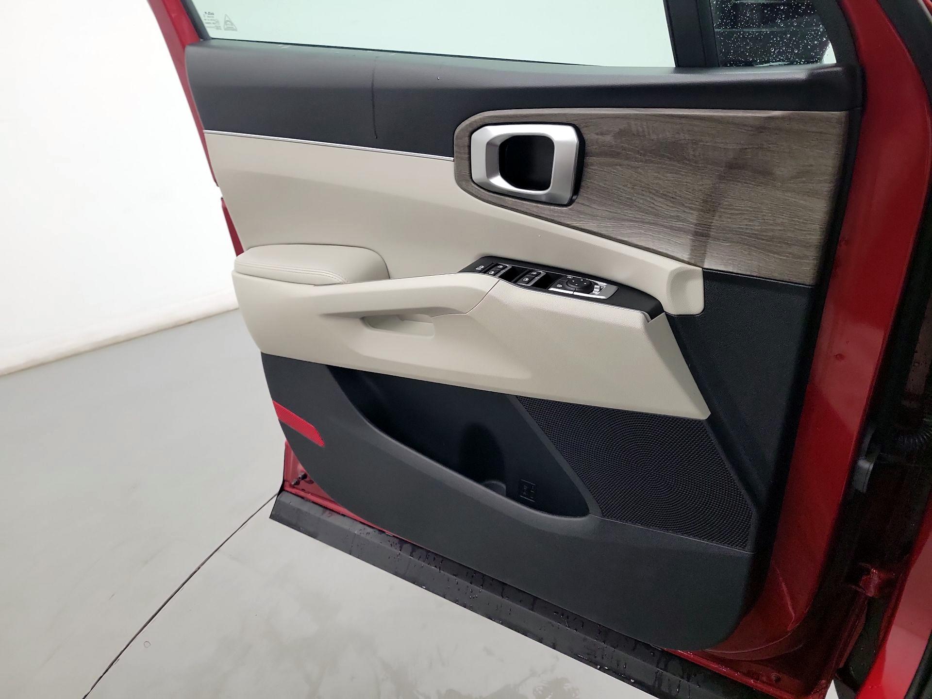 Thumbnail: 2022 Kia Sorento - 10