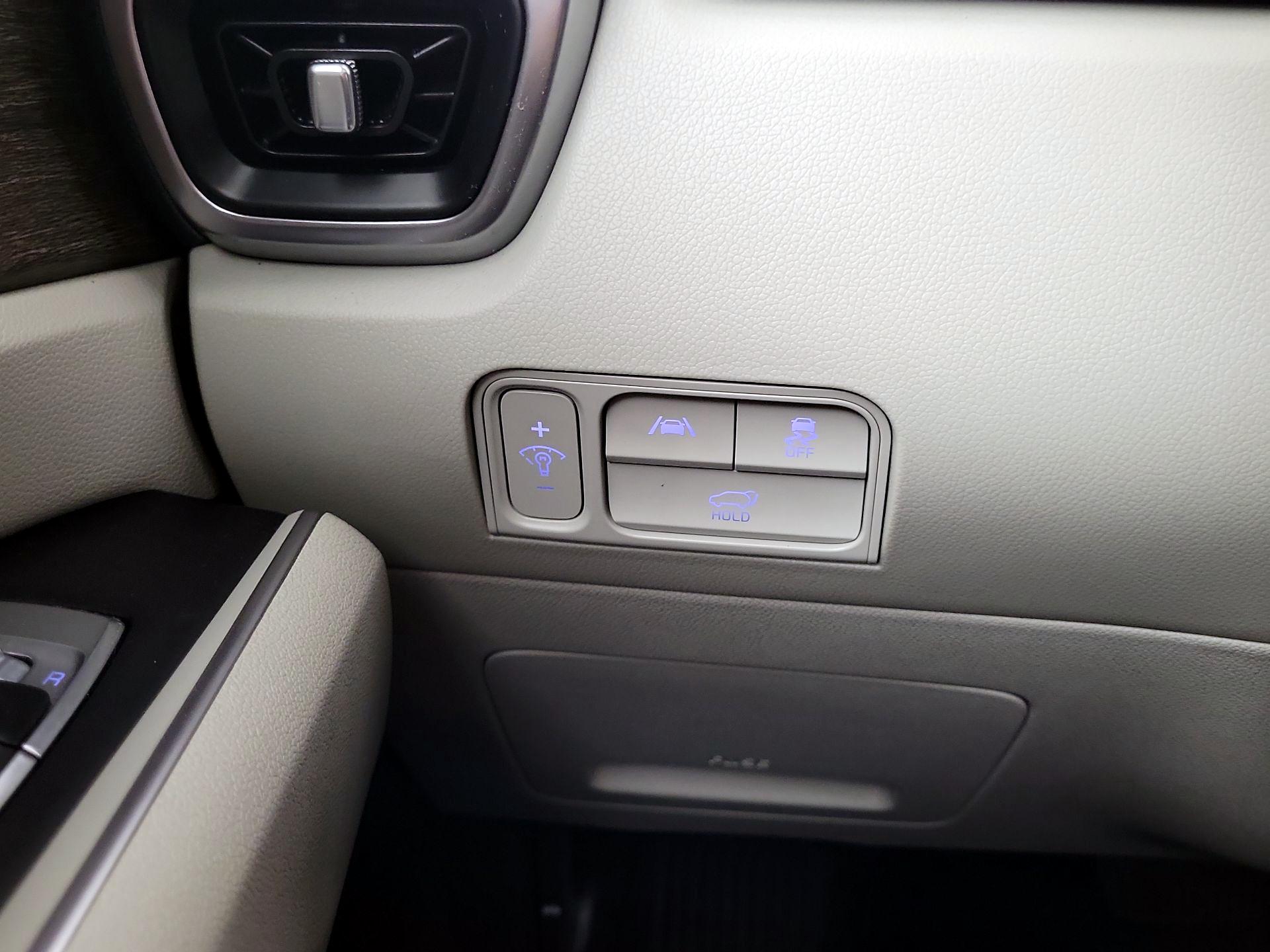 Thumbnail: 2022 Kia Sorento - 11