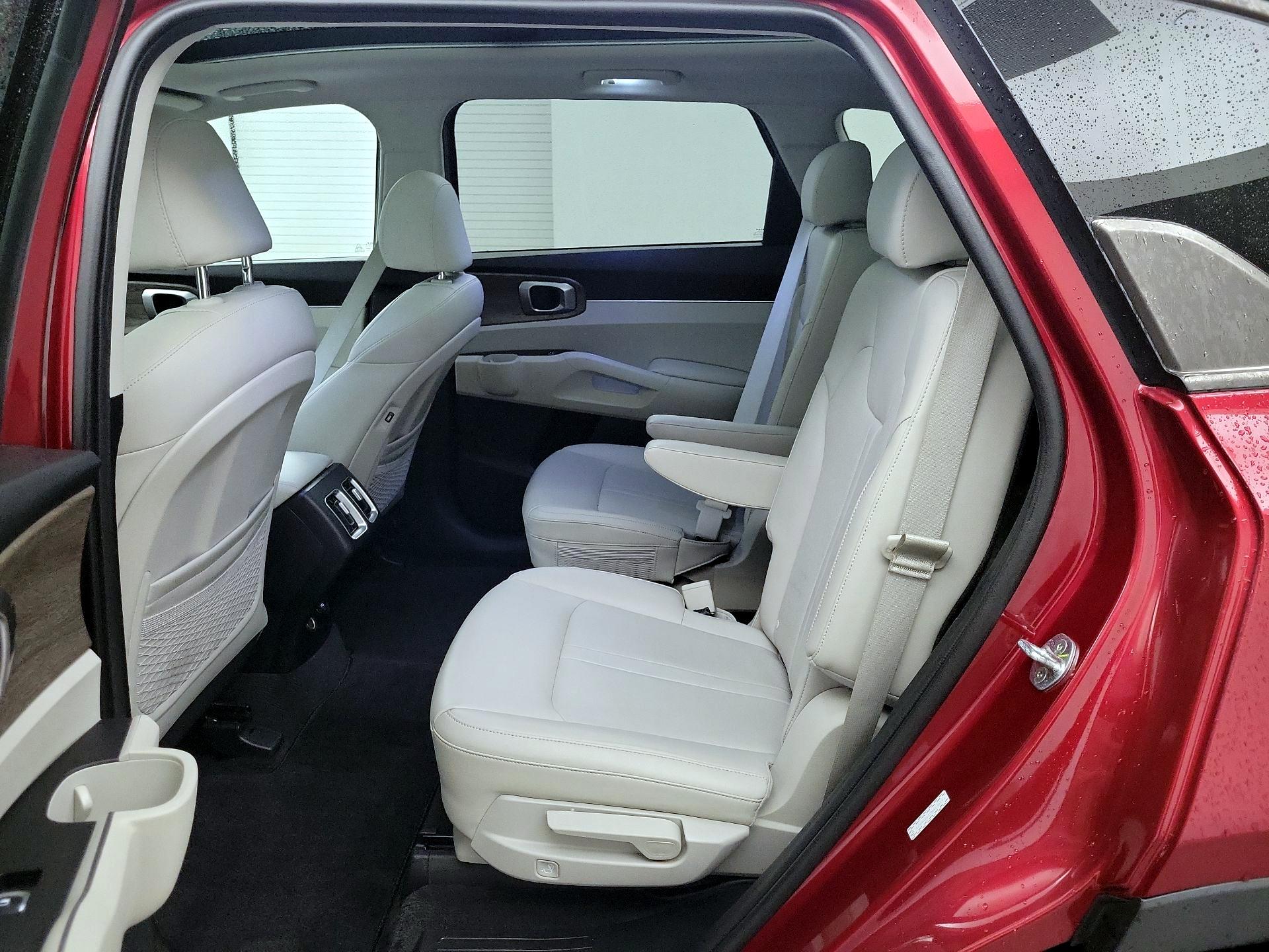 Thumbnail: 2022 Kia Sorento - 19