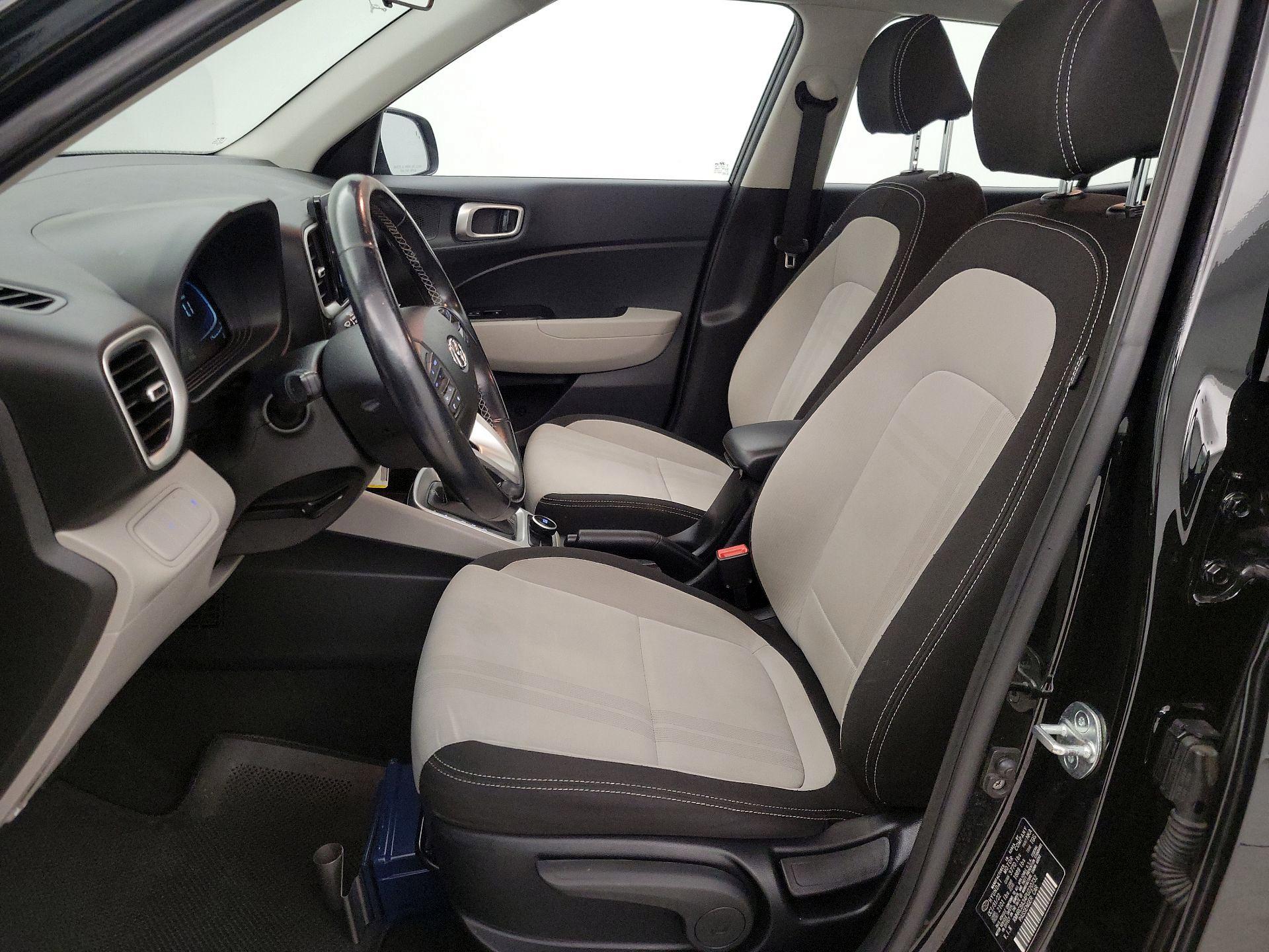 Thumbnail: 2023 Hyundai Venue - 11