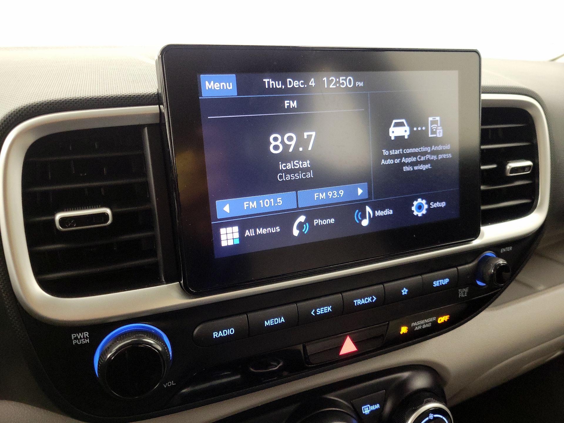 Thumbnail: 2023 Hyundai Venue - 15