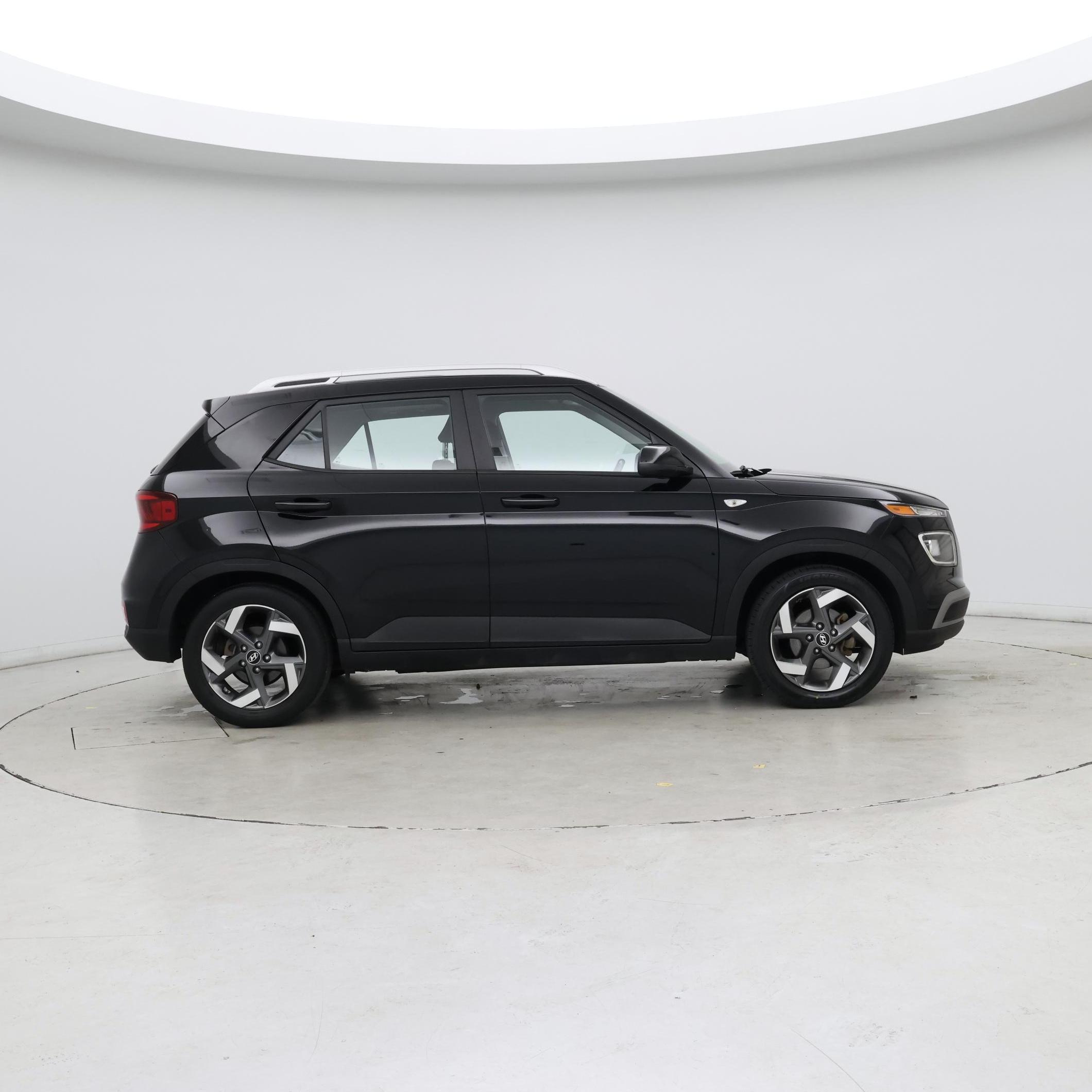 Thumbnail: 2023 Hyundai Venue - 7