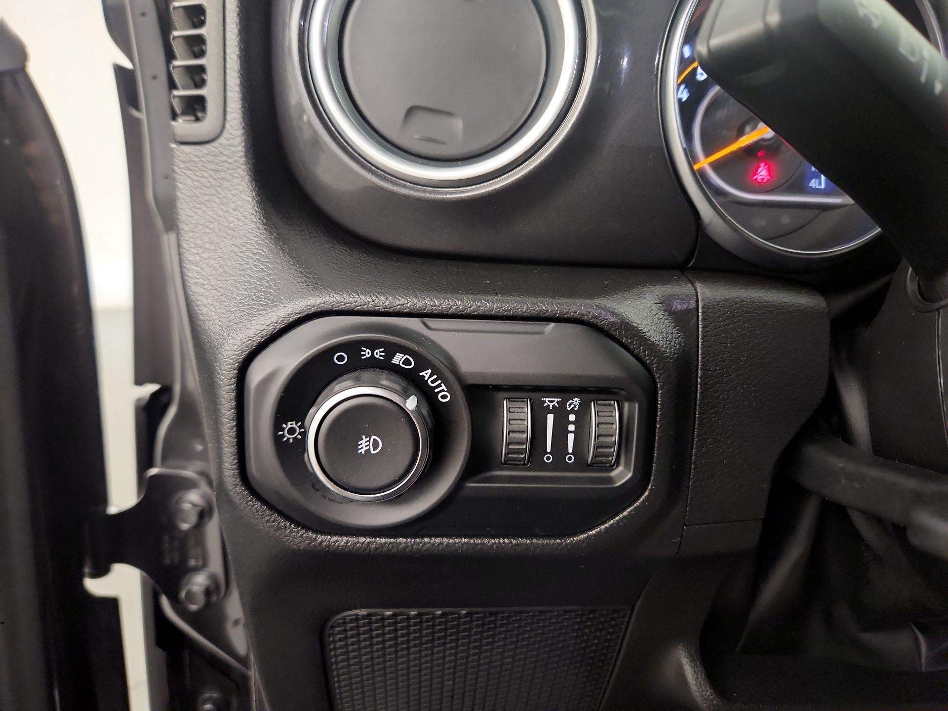 Thumbnail: 2022 Jeep Wrangler - 11