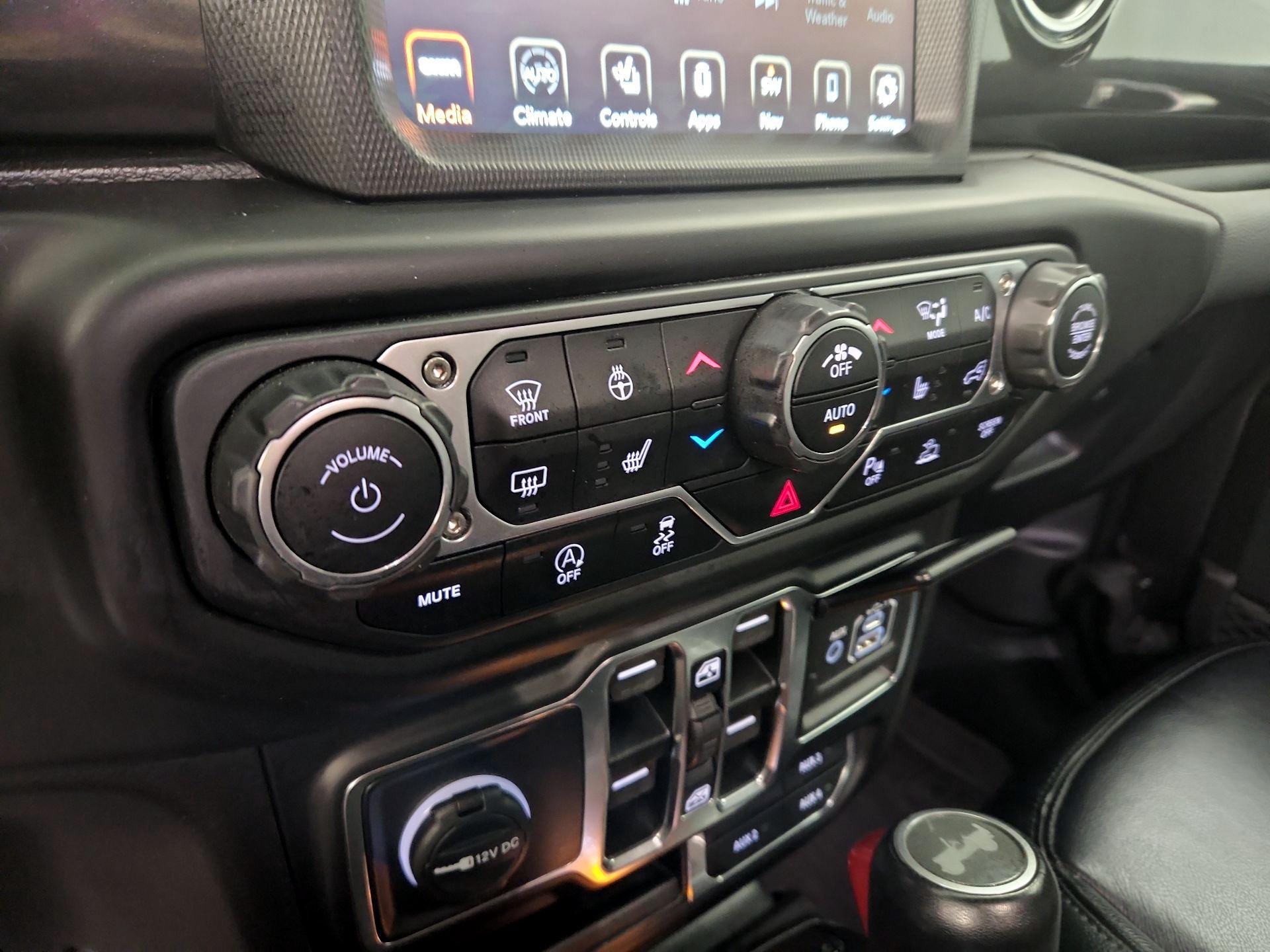 Thumbnail: 2022 Jeep Wrangler - 15