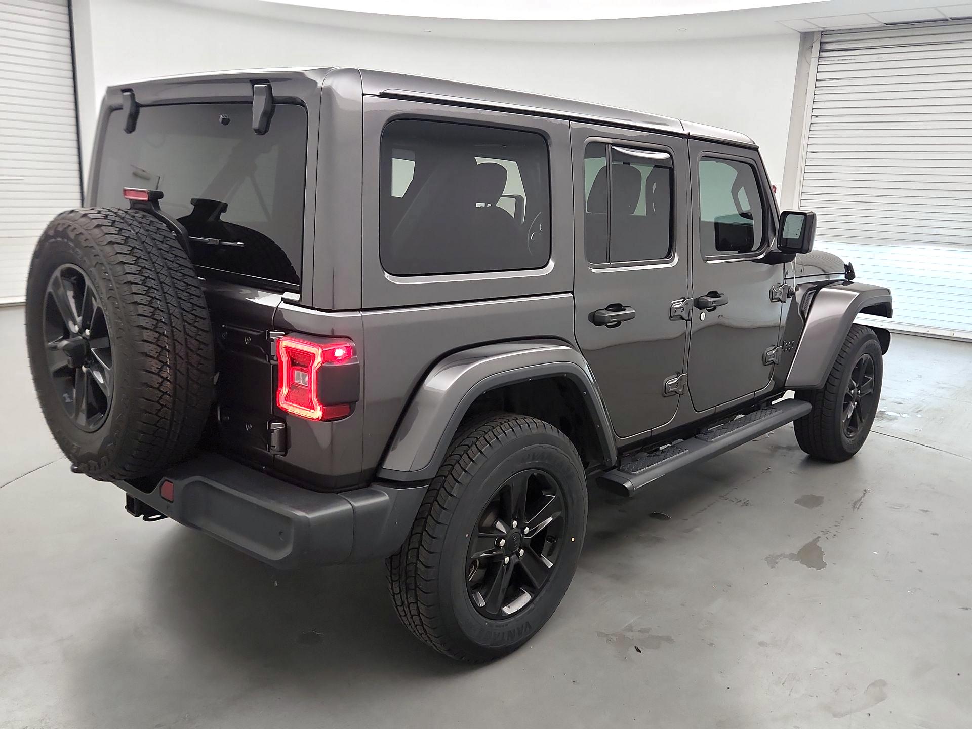 Thumbnail: 2022 Jeep Wrangler - 5