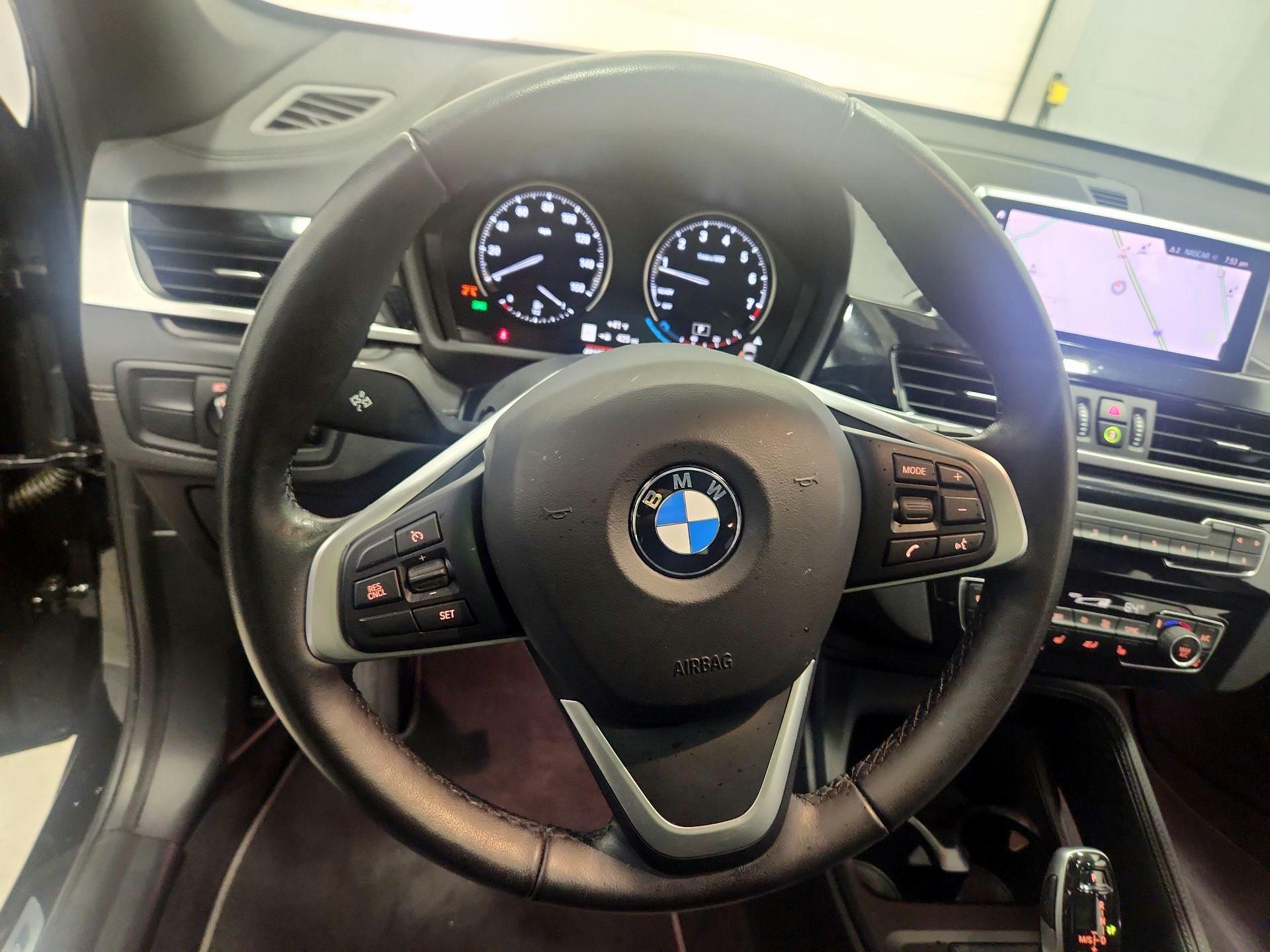 Thumbnail: 2022 BMW X1 - 10