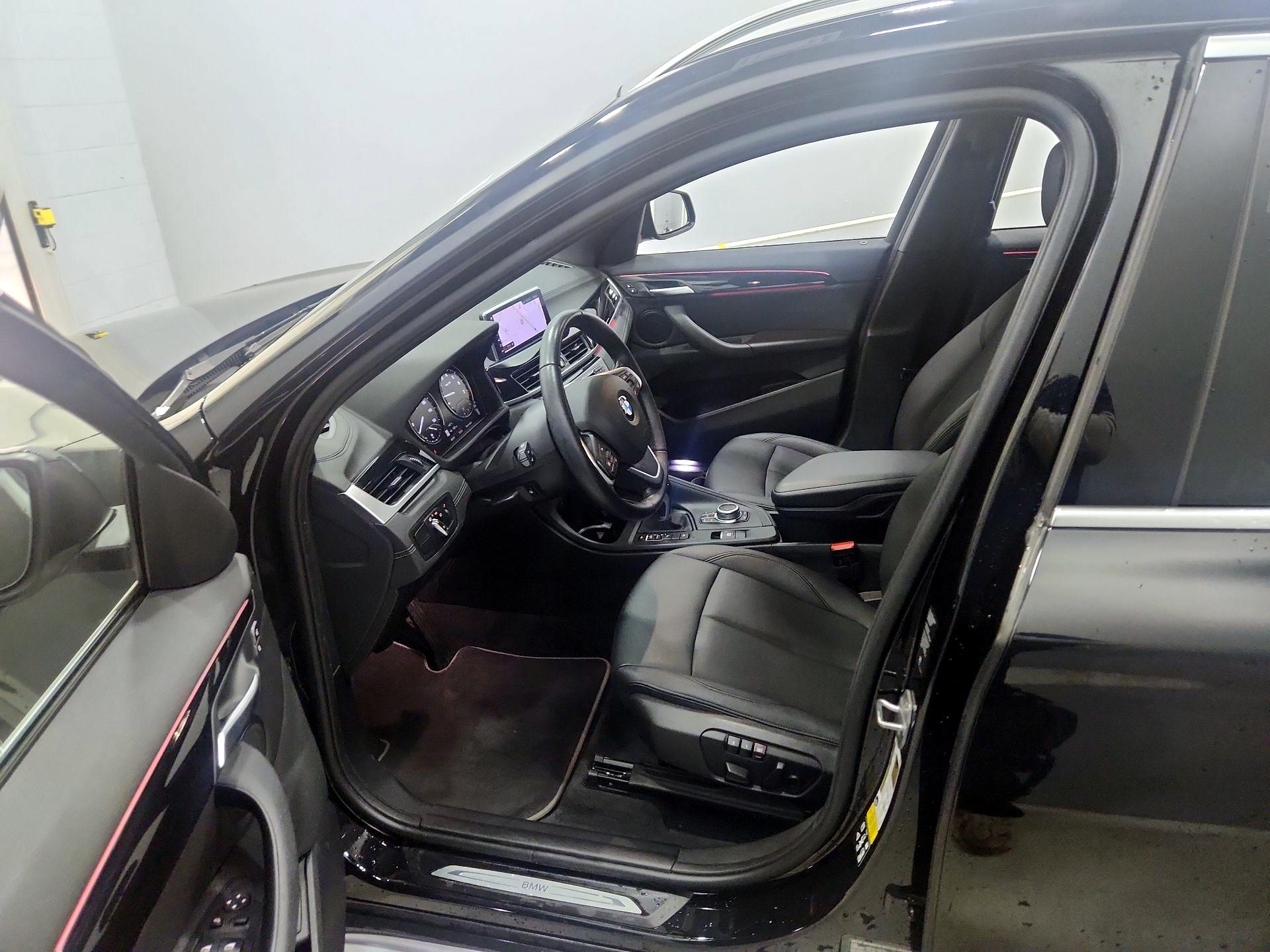 Thumbnail: 2022 BMW X1 - 11