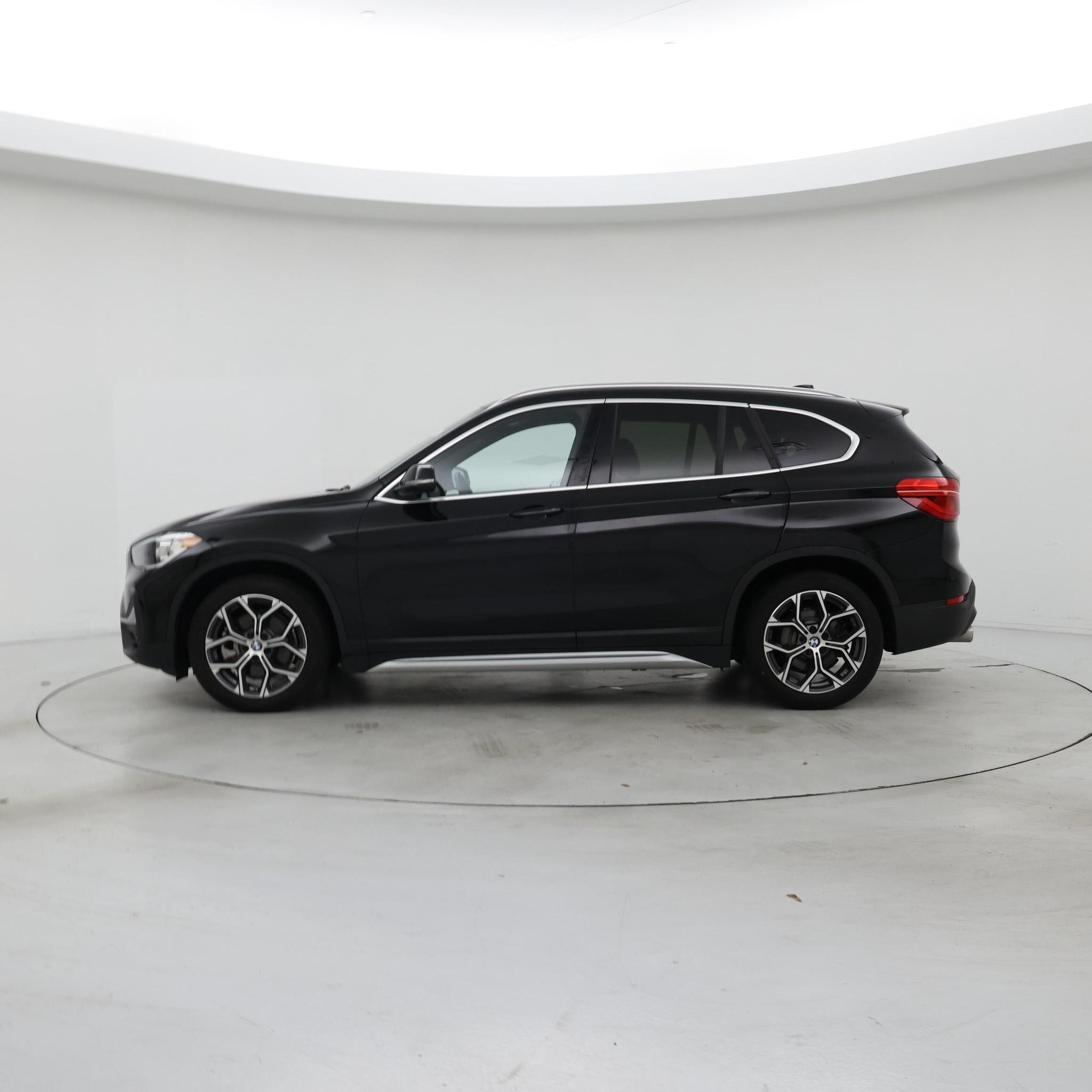 Thumbnail: 2022 BMW X1 - 3