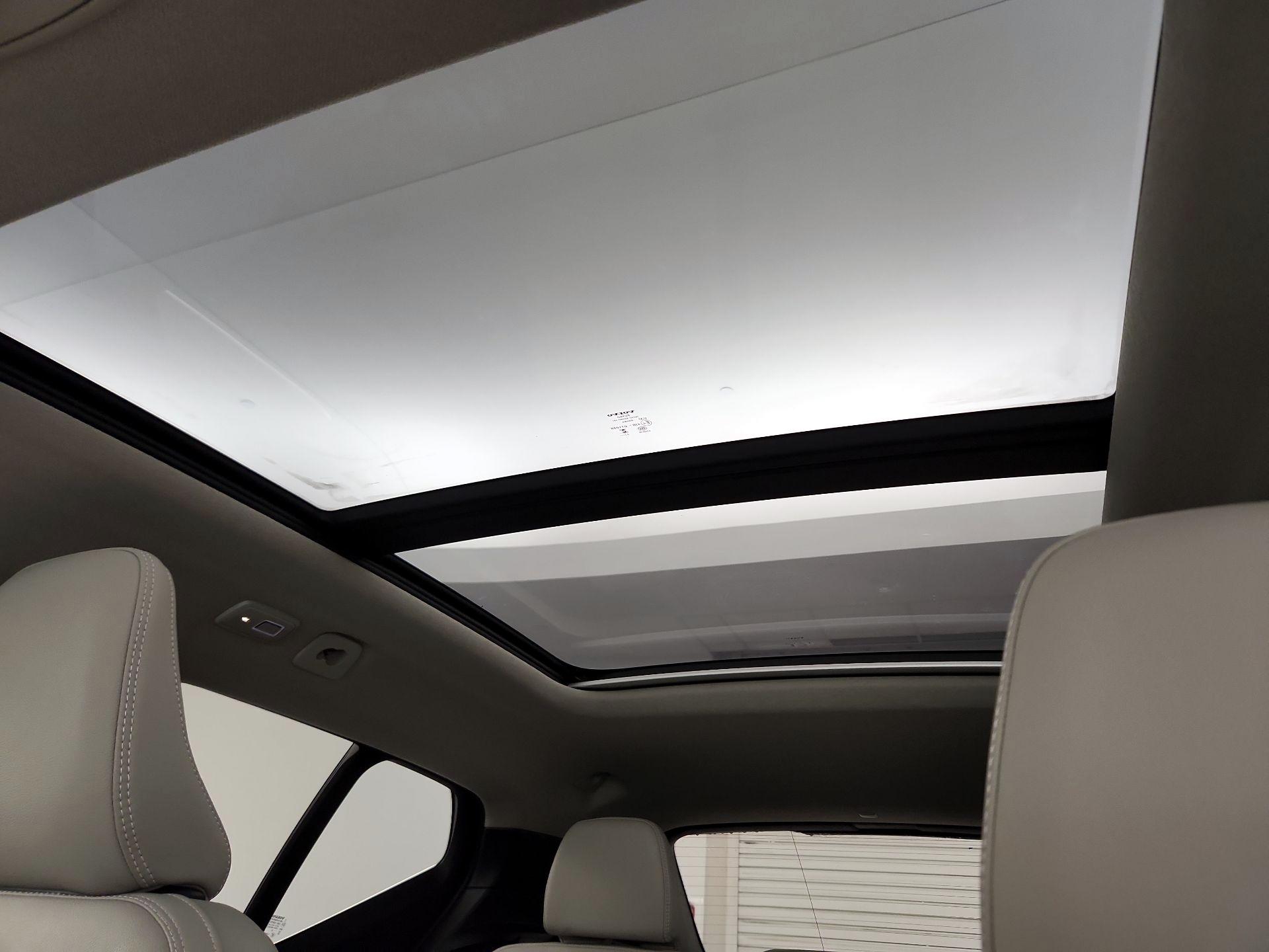 Thumbnail: 2024 Volvo XC40 - 16