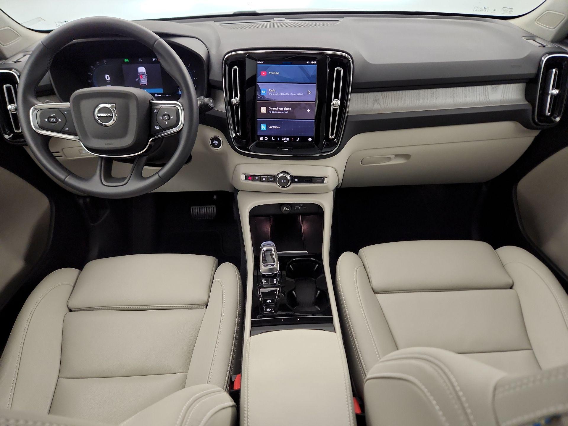 Thumbnail: 2024 Volvo XC40 - 8