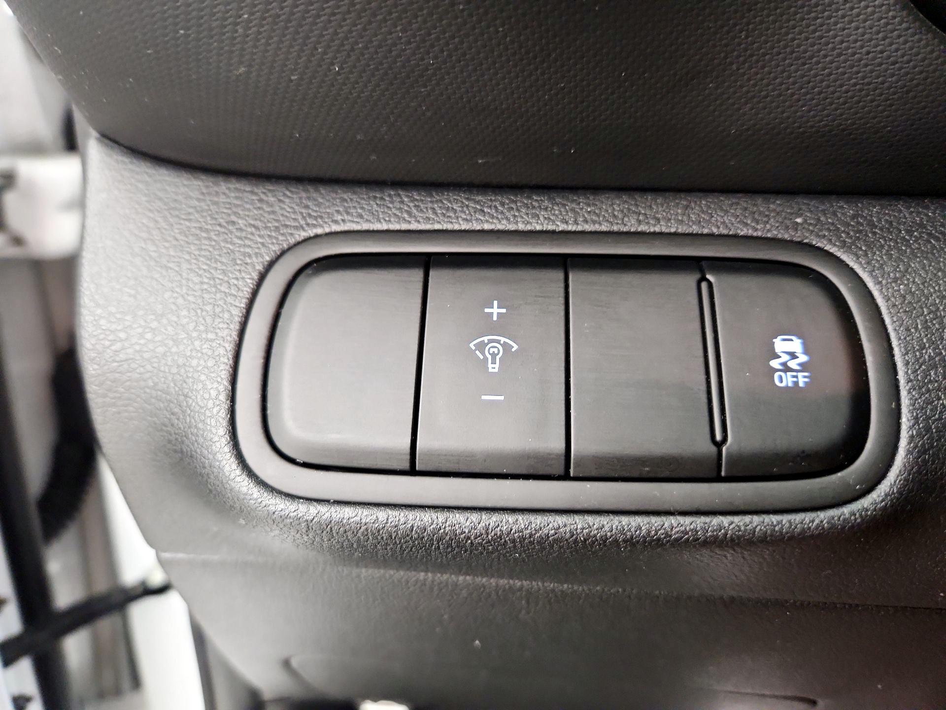 Thumbnail: 2023 Hyundai Venue - 11