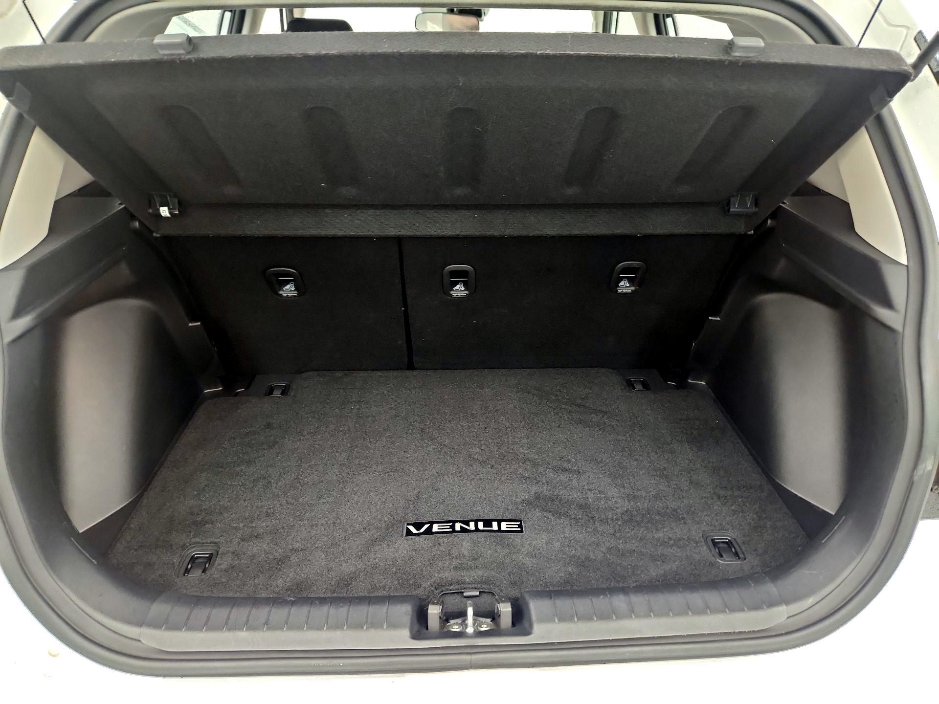 Thumbnail: 2023 Hyundai Venue - 17