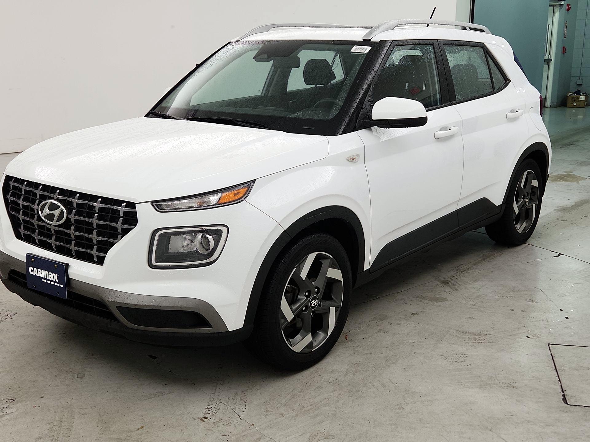 Thumbnail: 2023 Hyundai Venue - 3