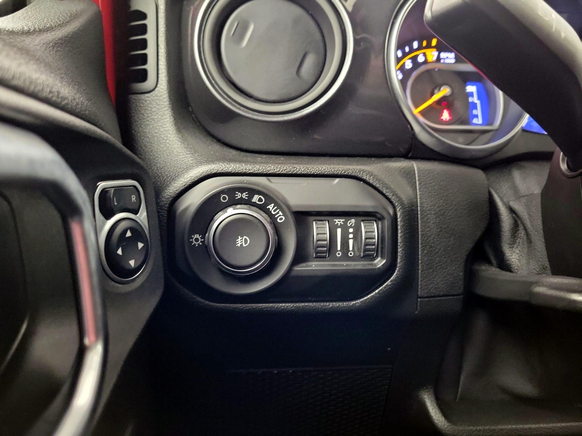 Thumbnail: 2021 Jeep Wrangler - 11