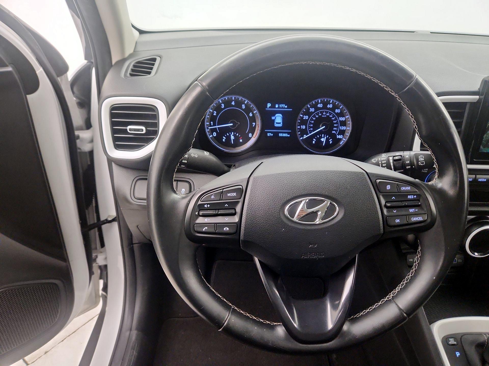 Thumbnail: 2022 Hyundai Venue - 10