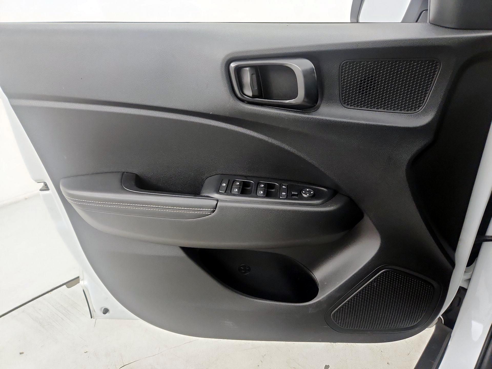 Thumbnail: 2022 Hyundai Venue - 12