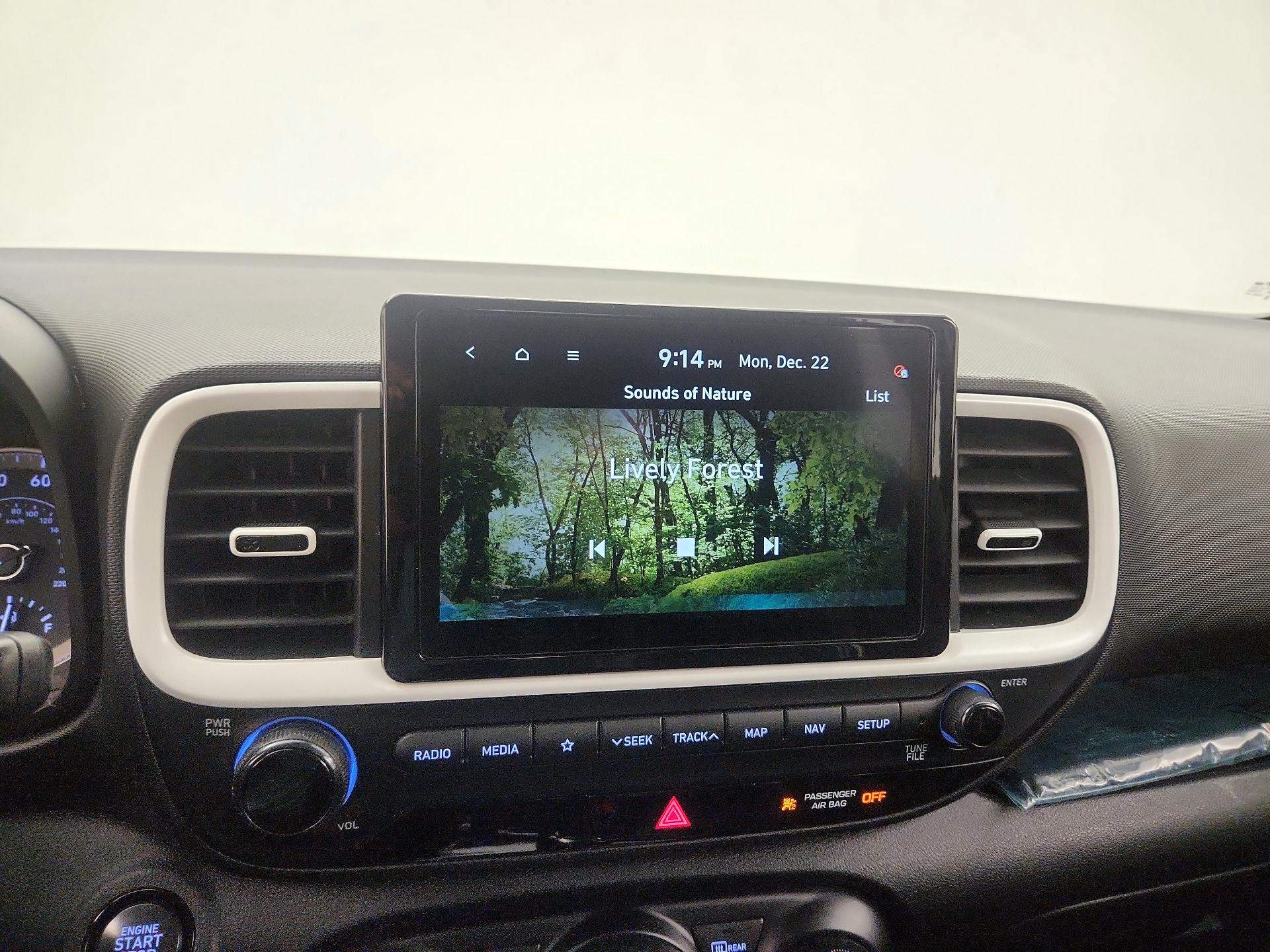 Thumbnail: 2022 Hyundai Venue - 15