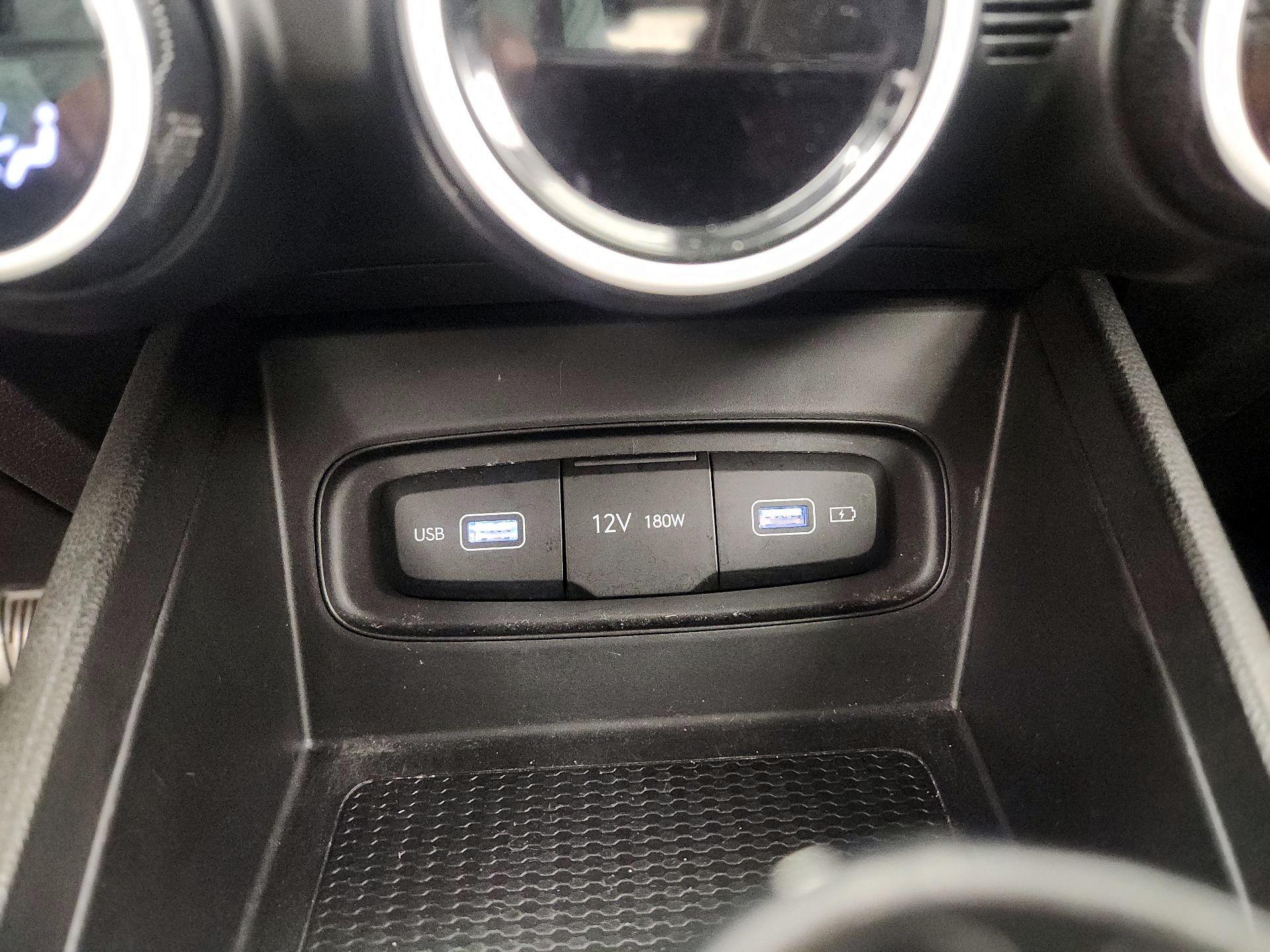 Thumbnail: 2022 Hyundai Venue - 18