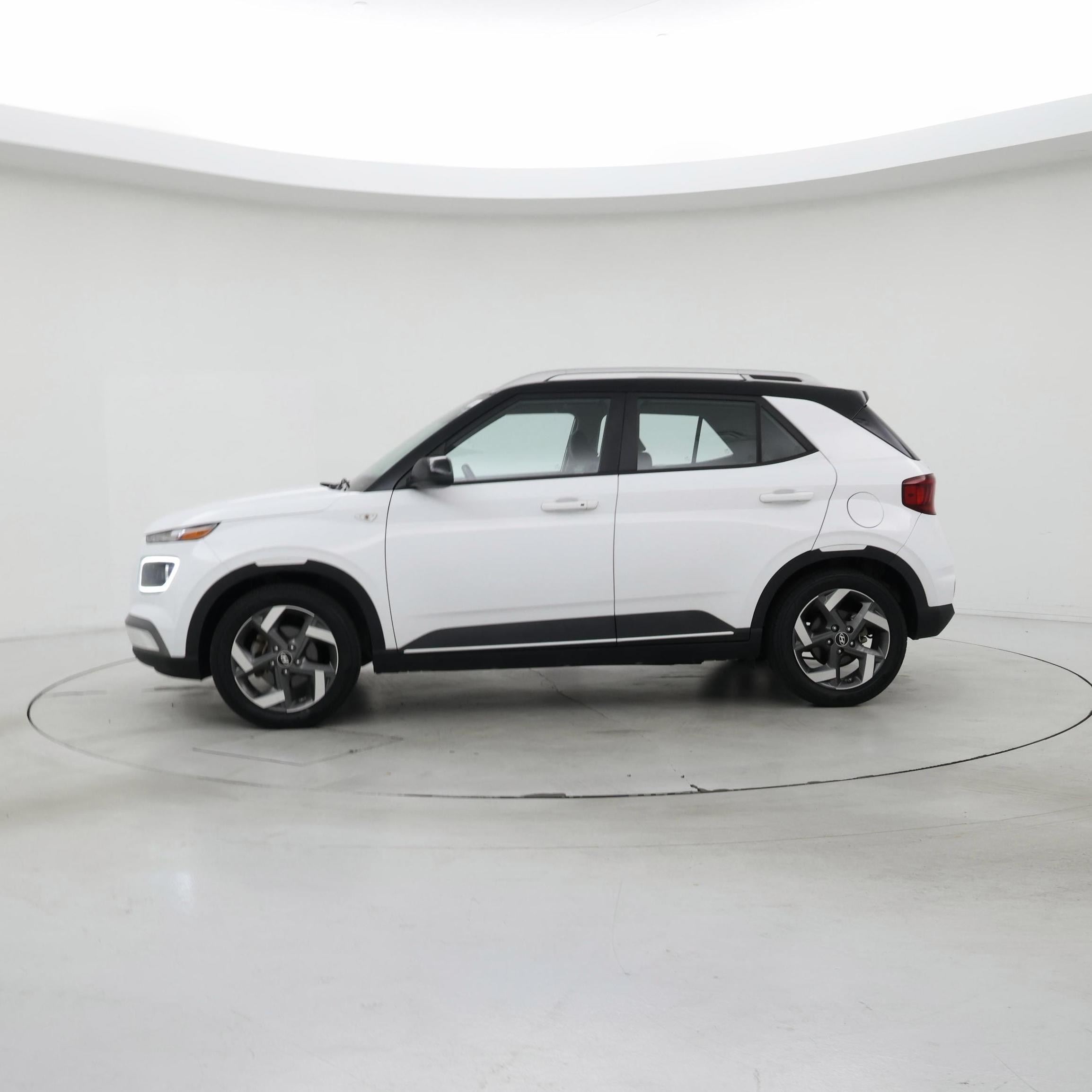 Thumbnail: 2022 Hyundai Venue - 3