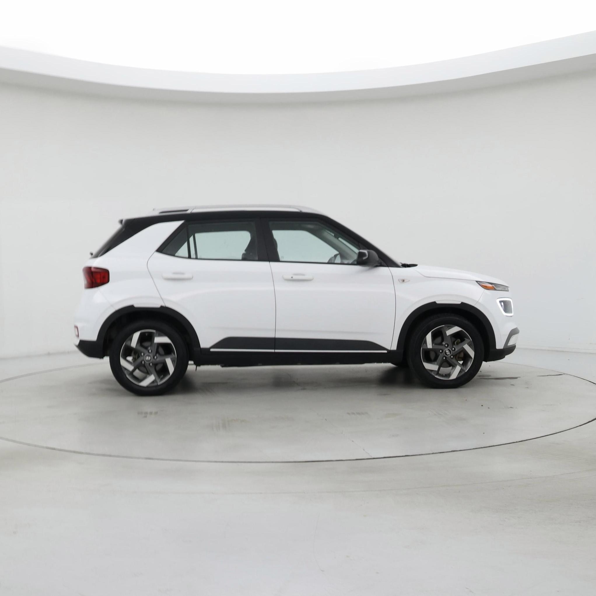 Thumbnail: 2022 Hyundai Venue - 7