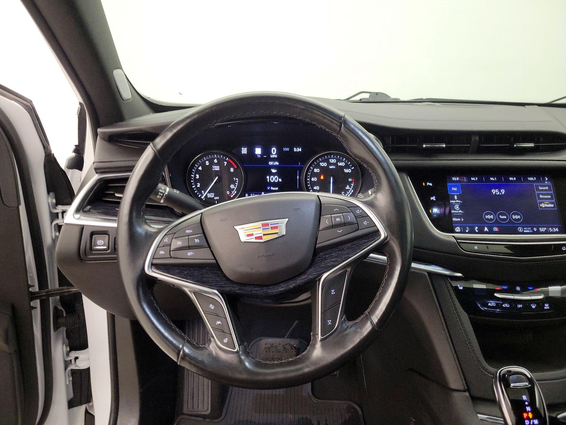 Thumbnail: 2023 Cadillac XT5 - 10